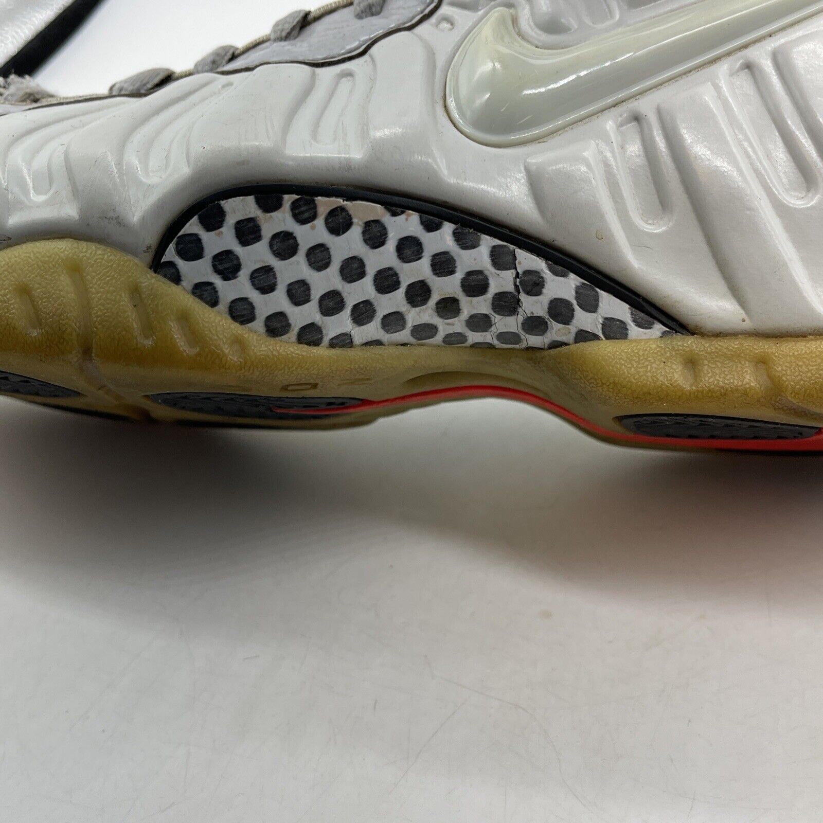 Size 8.5 - Nike Air Foamposite Pro Premium Pure Platinum Leather (616750-003)