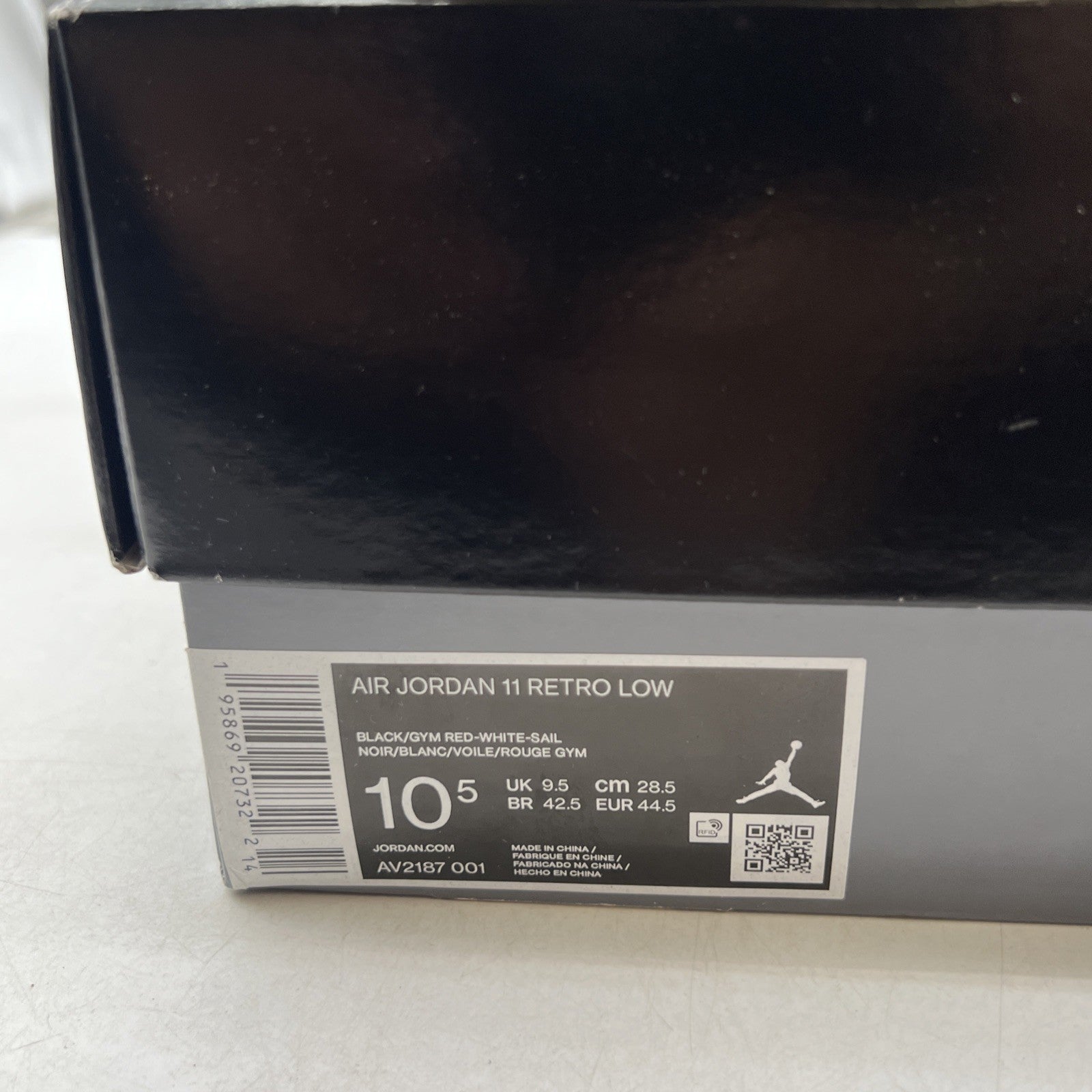 Size 10.5 - Air Jordan 11 Retro Low 72-10 (AV2187-001)