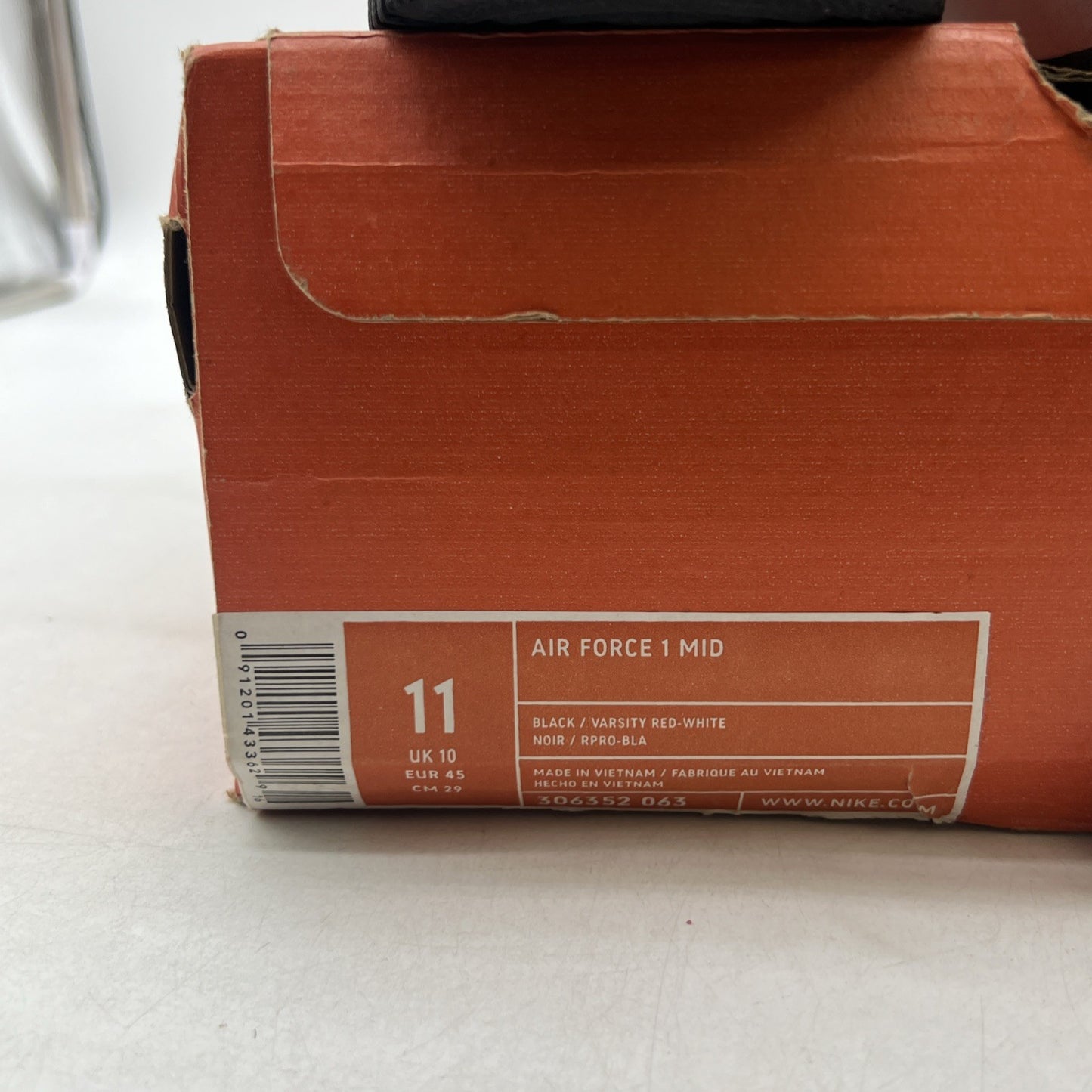 Size 11 - Nike Air Force 1 Mid Bred (306352-063)