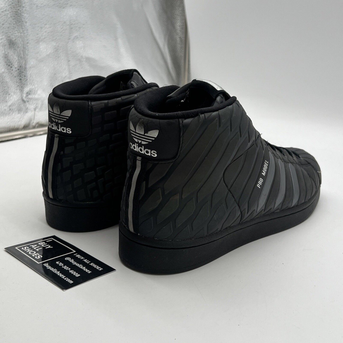 Size 10 - adidas Pro Model Xeno (Q16534)