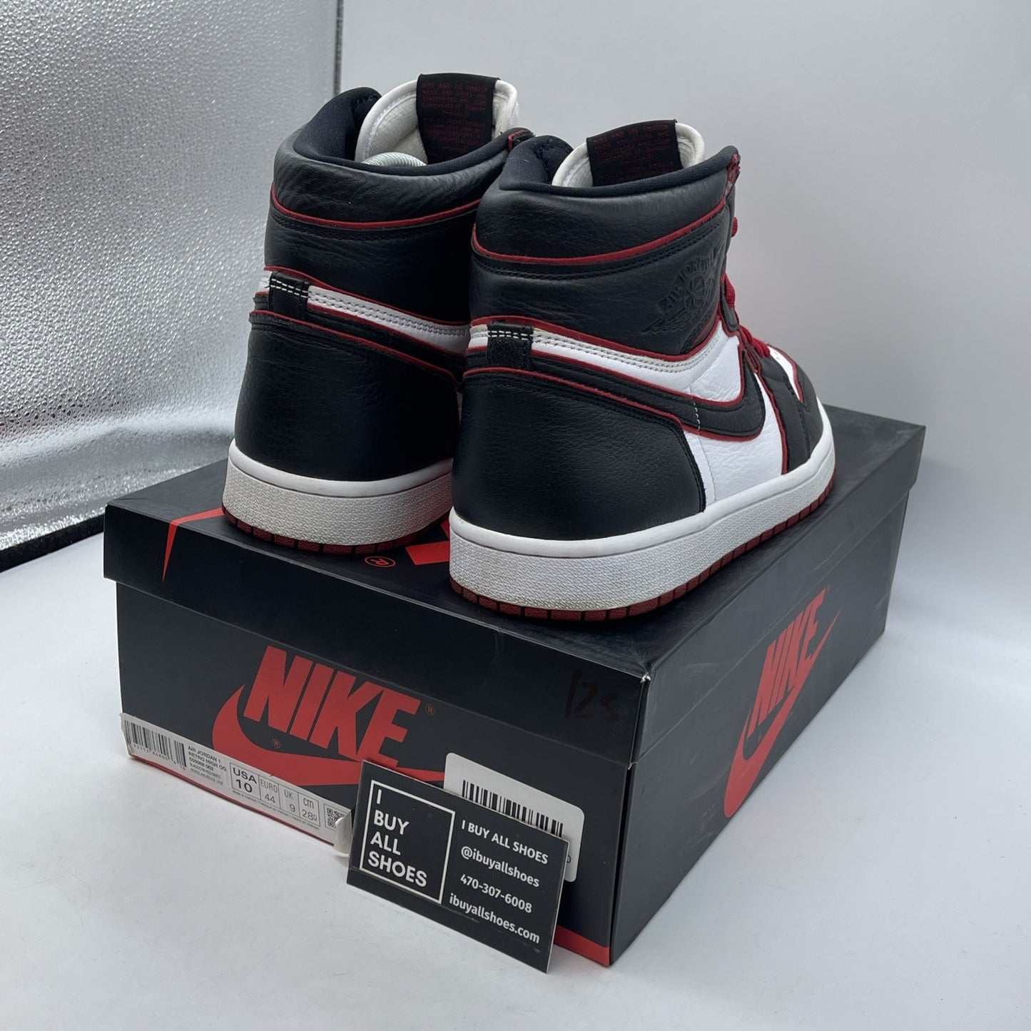Size 10 - Jordan 1 Retro High OG Bloodline 2019 White Black (555088-062)