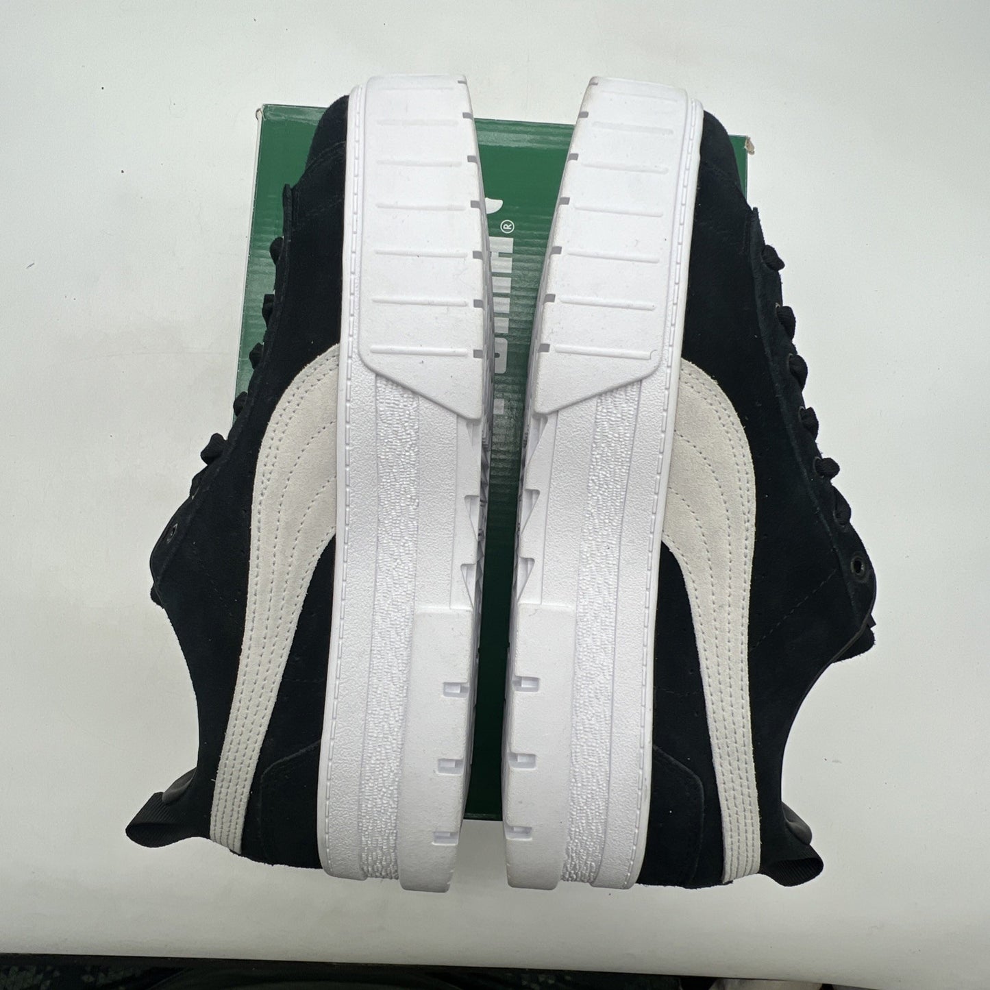 Size 11 - PUMA Mayze Black White W (380784-01)