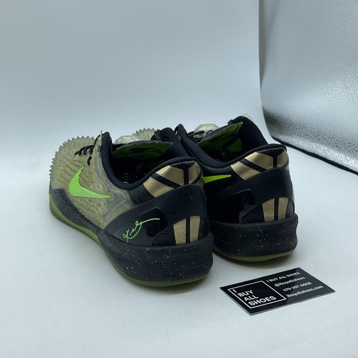 Size 12 - Nike Kobe 8 SS Christmas Suede Leather (639522-001)
