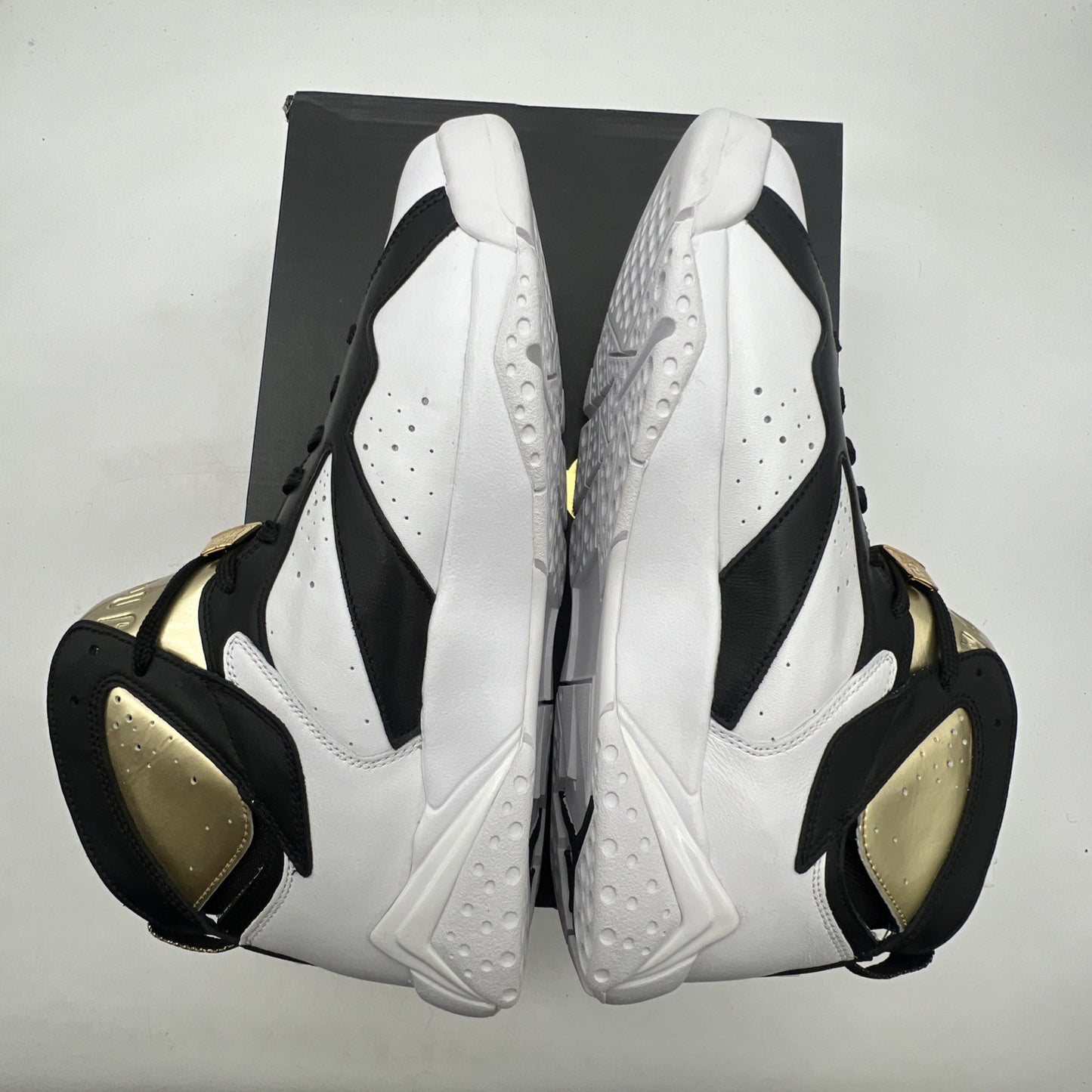 Size 10.5 - Air Jordan 7 Retro Champagne (725093-140)