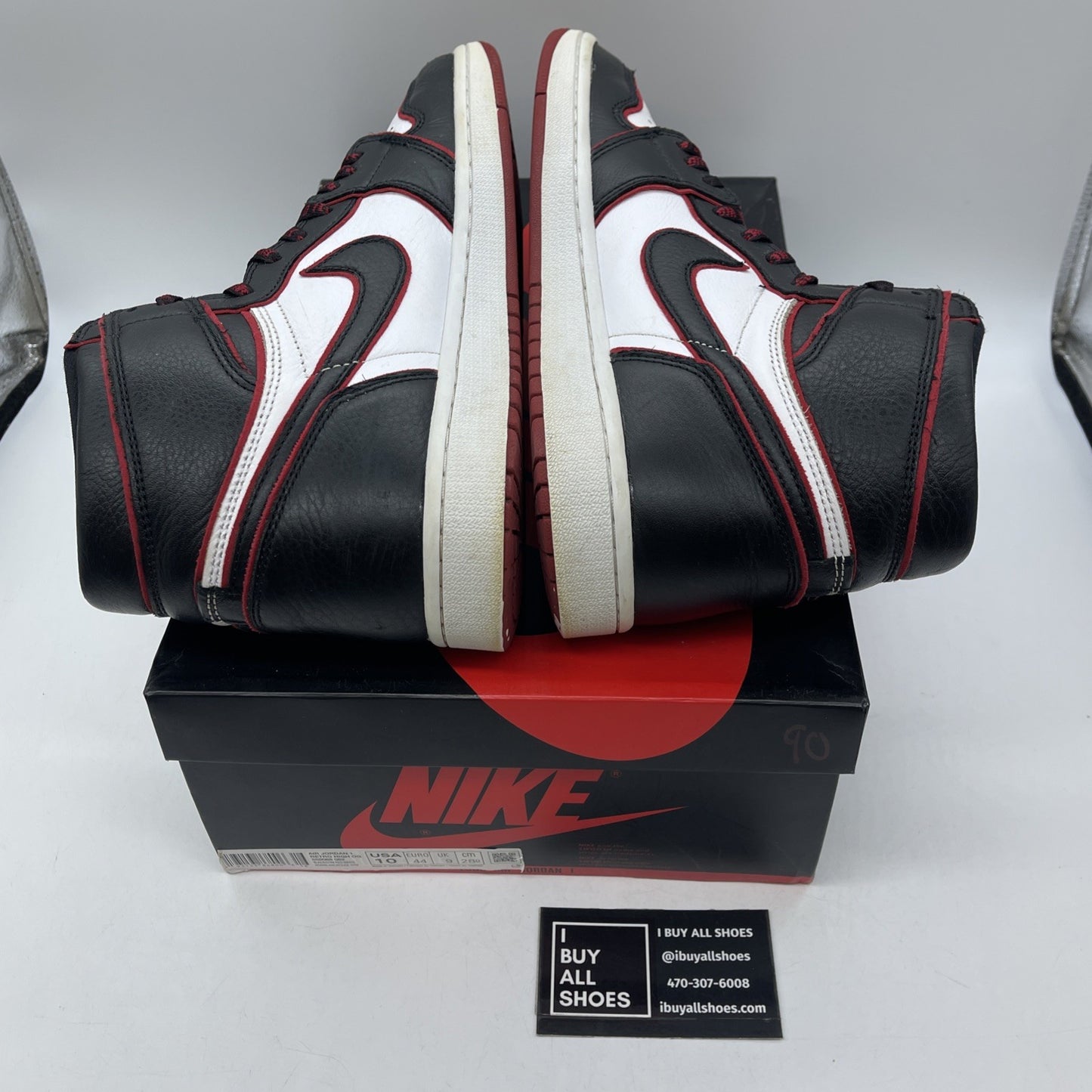 Size 10 - Jordan 1 Retro High OG Bloodline White Black Leather (555088-062)