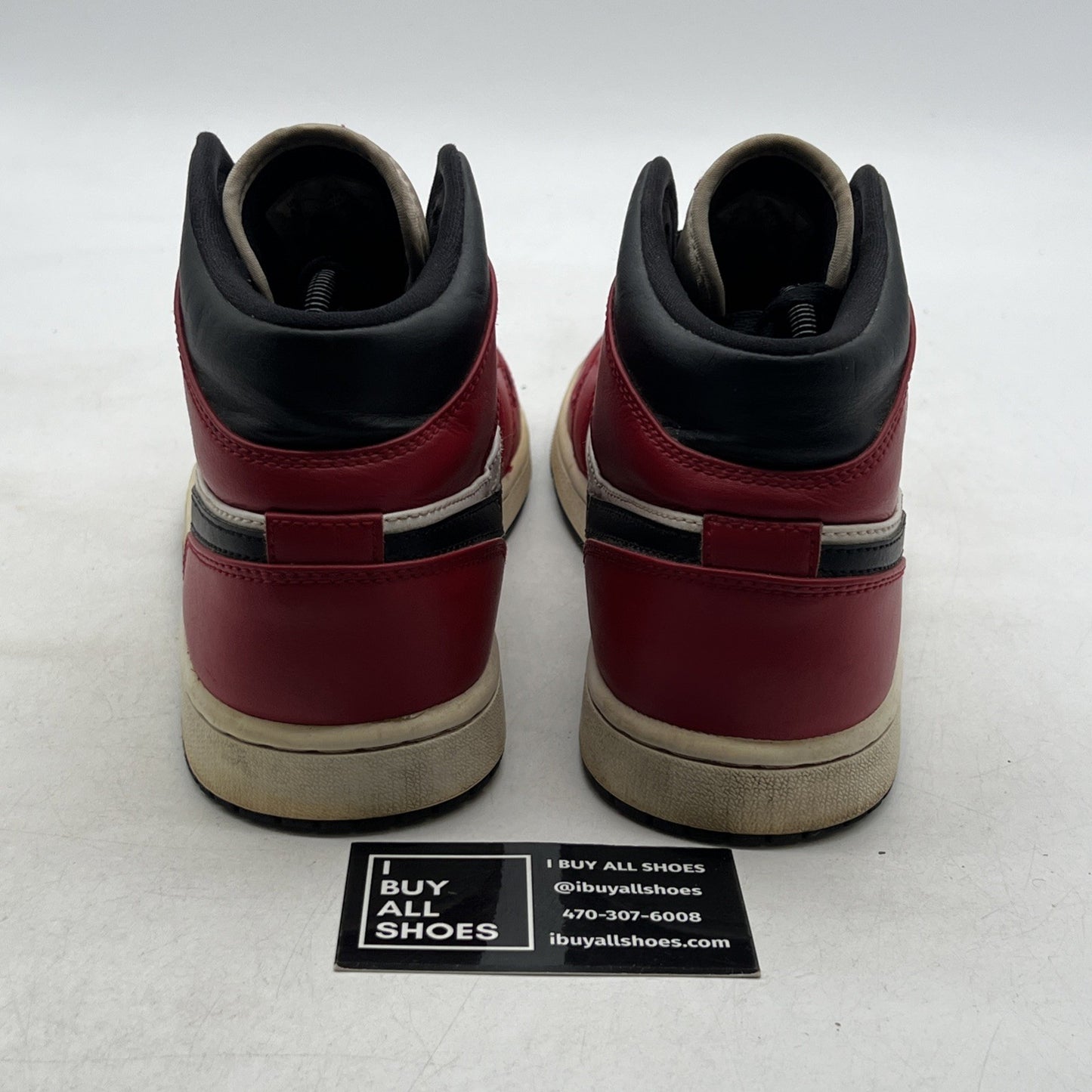 Size 8.5 - Air Jordan 1 Mid Chicago Black Toe 2020 (554624-069)