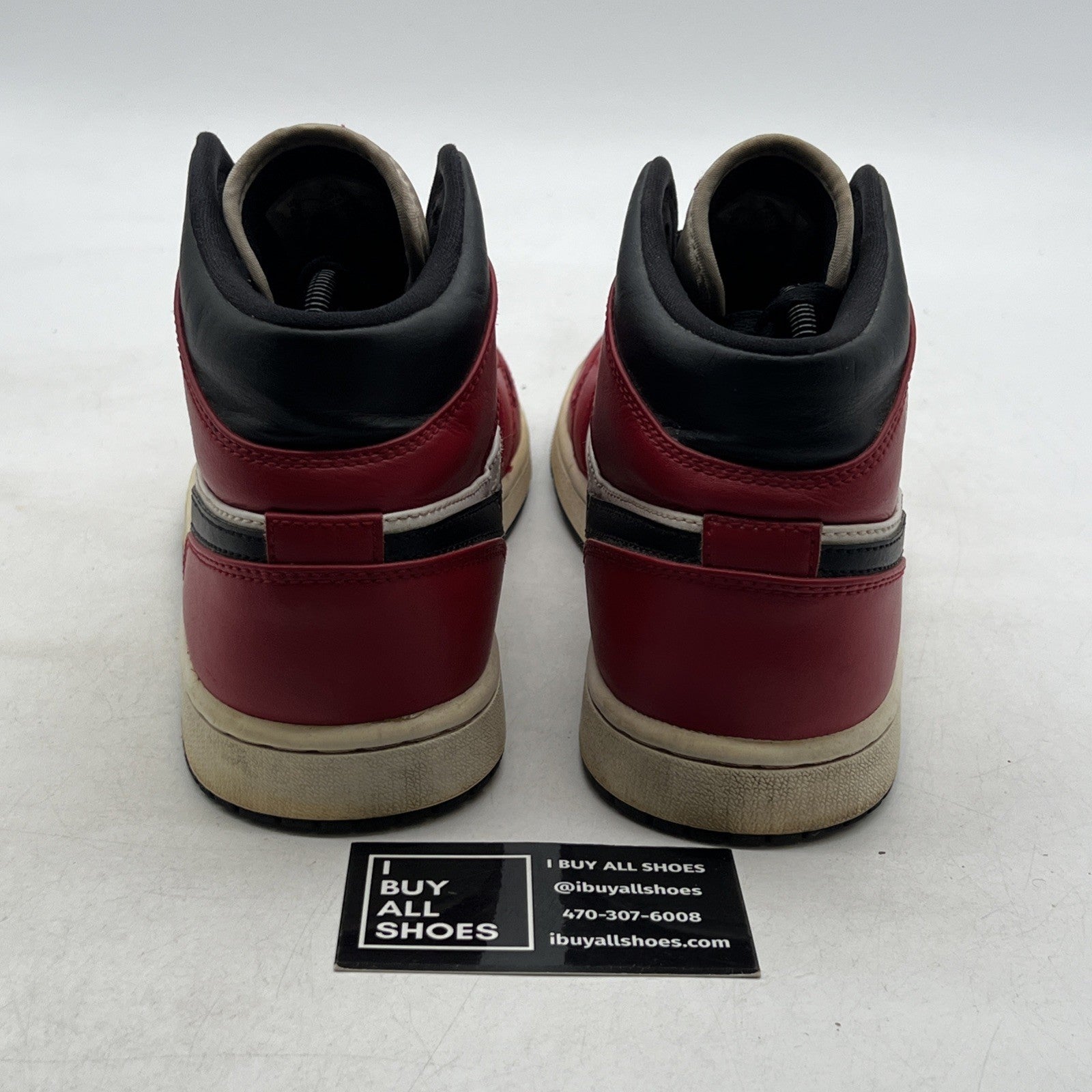 Size 8.5 - Air Jordan 1 Mid Chicago Black Toe 2020 (554624-069)