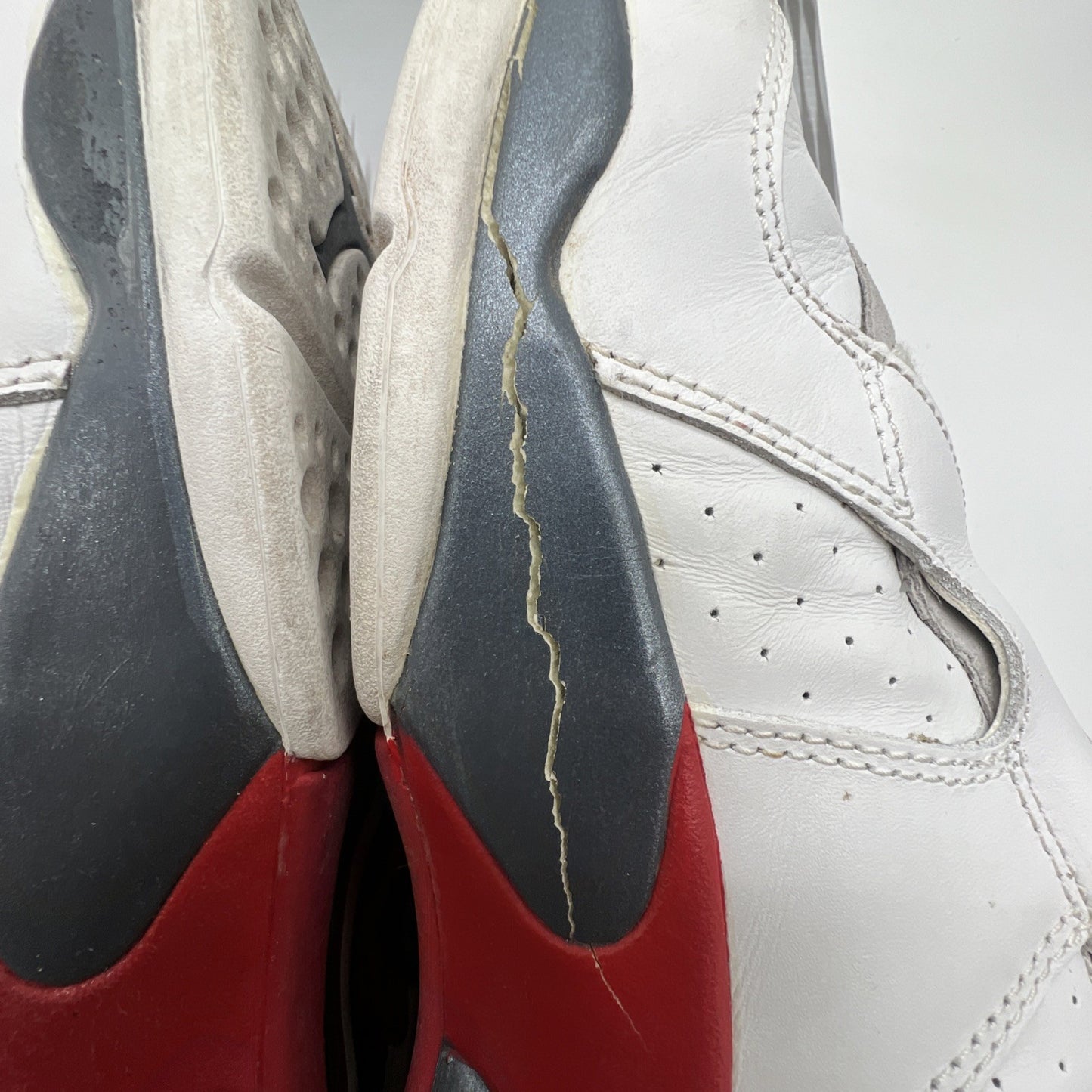 Size 11.5 - Air Jordan 8 Retro 2003 Bugs Bunny (305381-101)