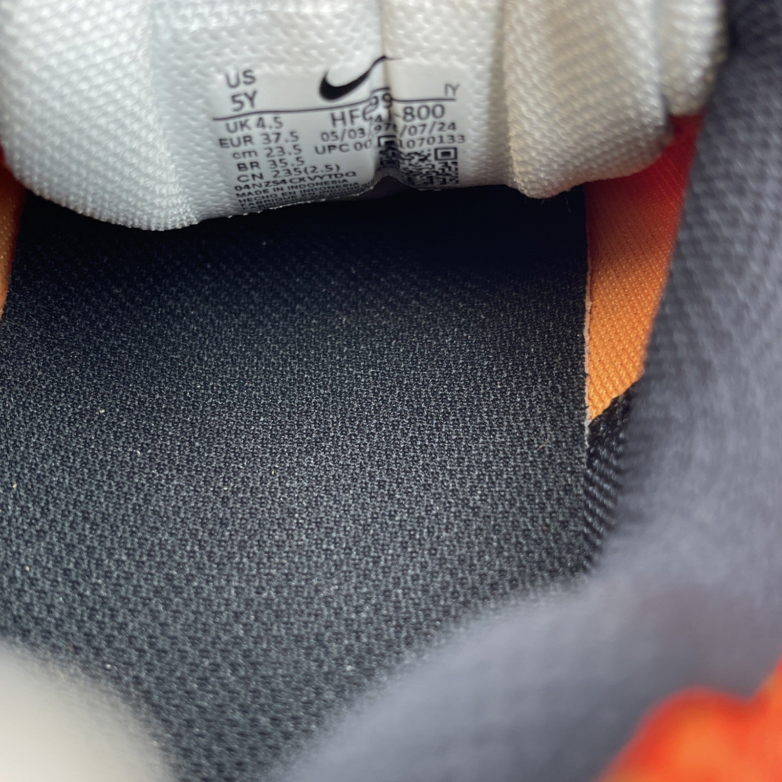 Size 5Y - Nike Air Zoom Vomero 5 GS Total Orange Black Suede (HF6998-800)