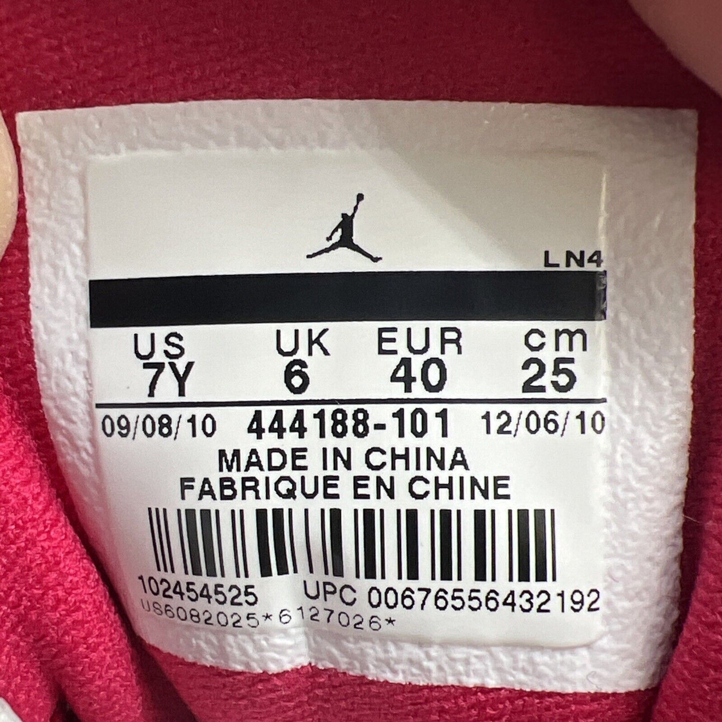 Size 7Y - Jordan CMFT Viz Air 11 GS ‘FTLOTG’ – White – Brilliant Magenta