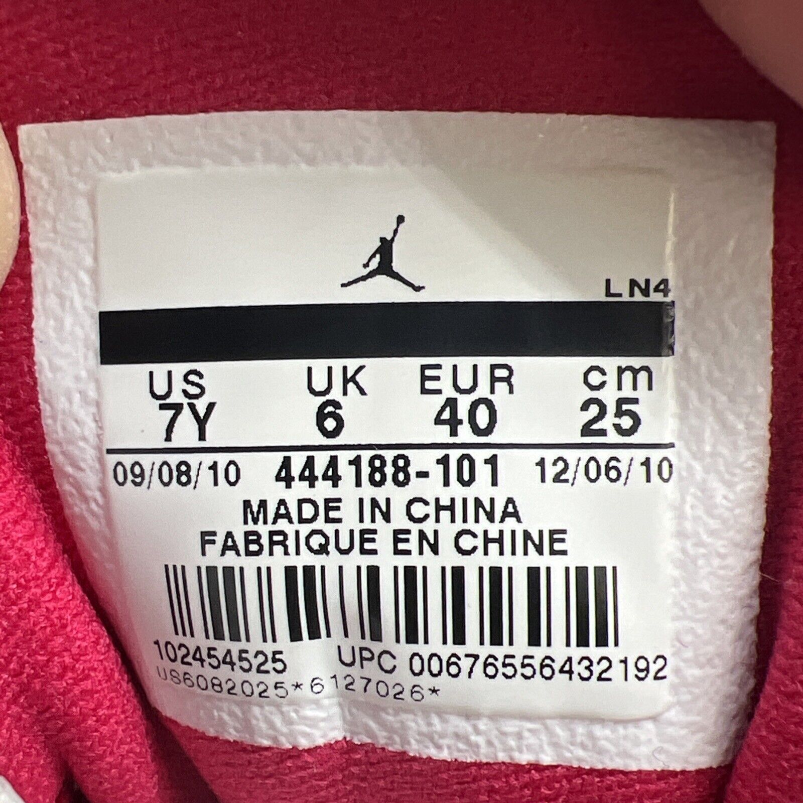 Size 7Y - Jordan CMFT Viz Air 11 GS ‘FTLOTG’ – White – Brilliant Magenta