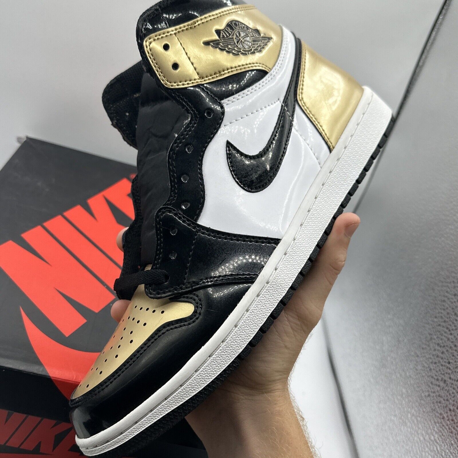 Size 10.5 - Jordan 1 Retro High OG NRG Gold Toe 2018 Patent Leather Vnds OG All