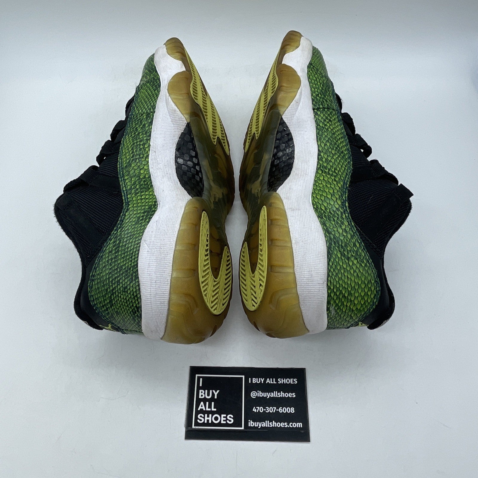 Size 8 - Air Jordan 11 Retro Low Snake (528895-033)