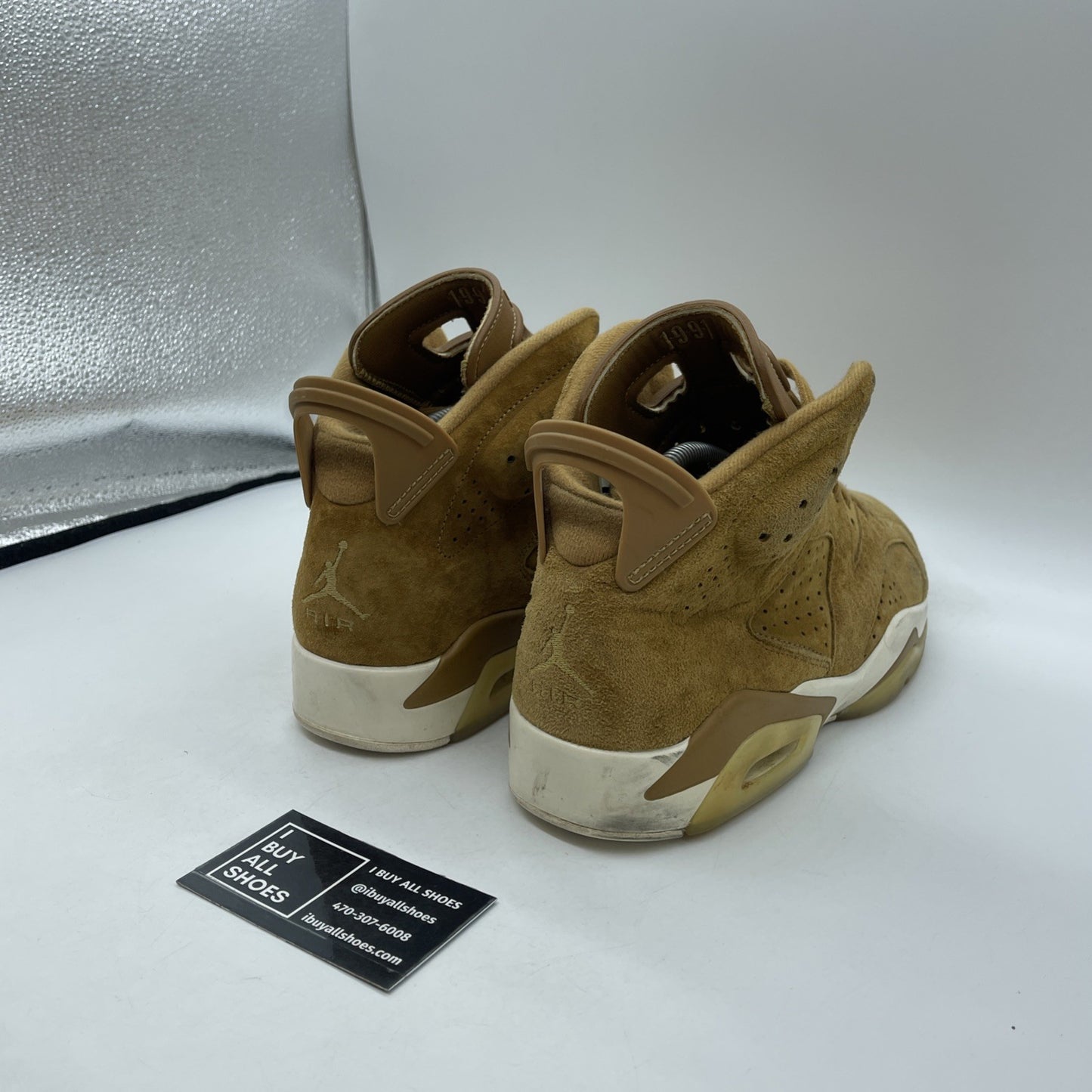 Size 9.5 - Air Jordan 6 Retro Wheat Brown White Suede (384664-705)