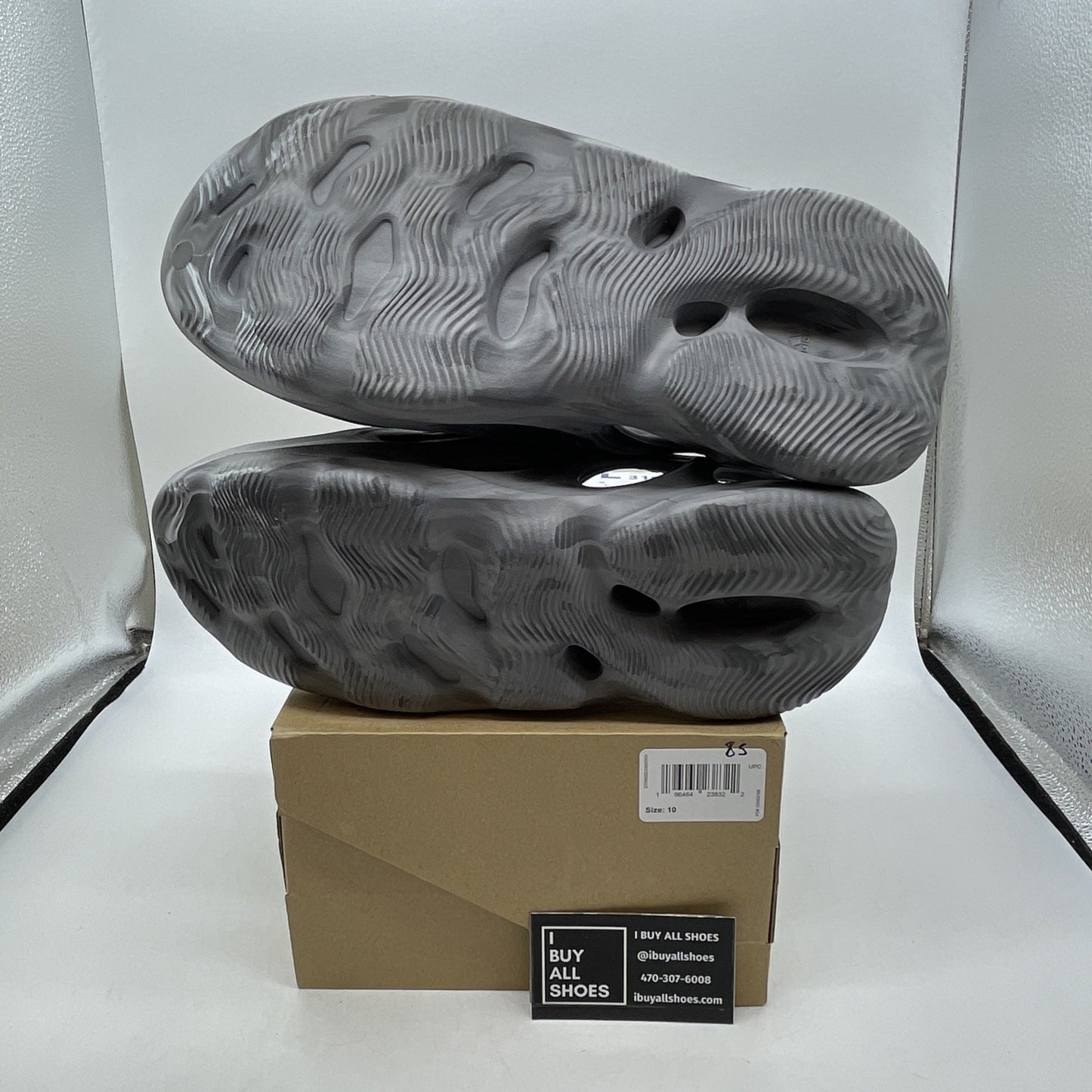 Size 10 - adidas Yeezy Foam RNNR MXT Moon Gray (IE4931)