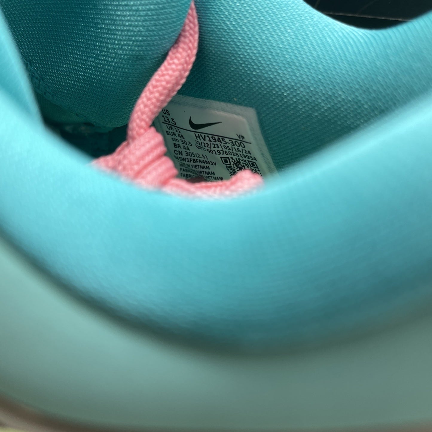 Size 13.5W - Jonquel Jones x Nike KD 17 Bahamas (HV1945-300)