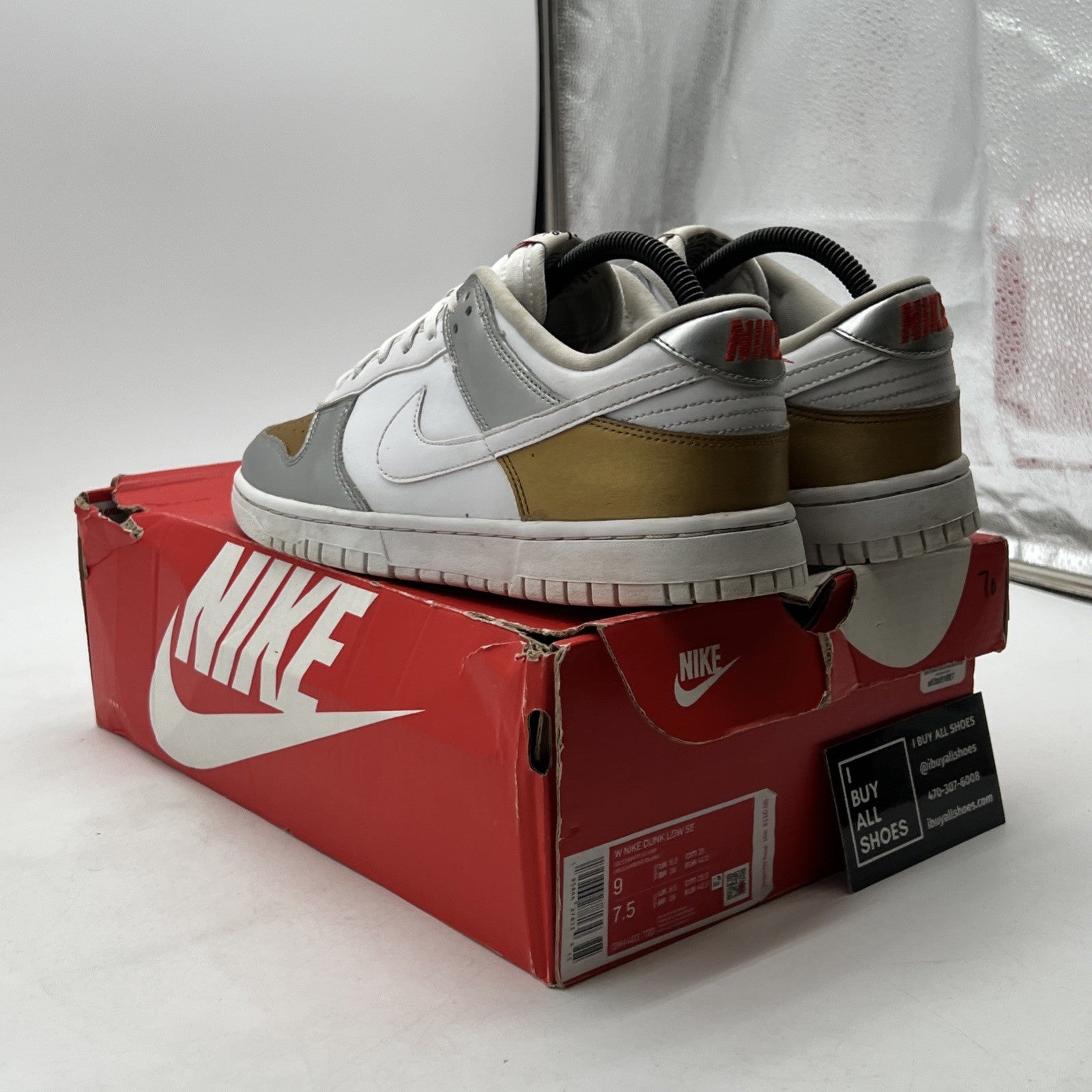 Size 9 - Nike Dunk SE Low Silver Gold Metallic W (DH4403-700)