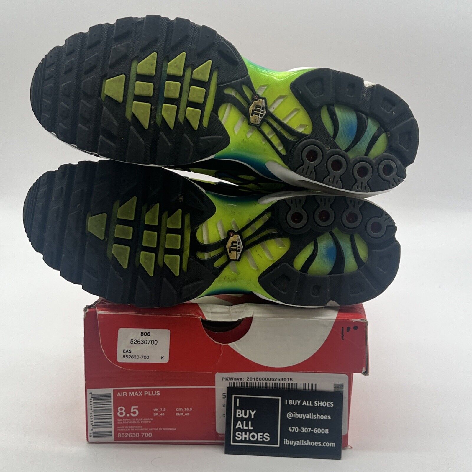 Size 8.5 - Nike Air Max Plus Volt (852620-700)
