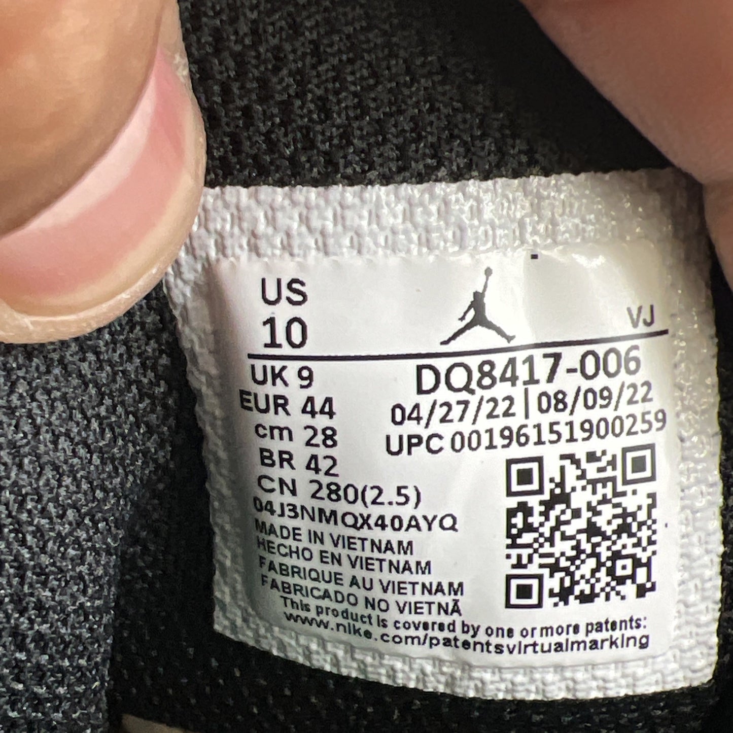 Size 10 - Air Jordan 1 SE Mid Christmas (DQ8417-006)