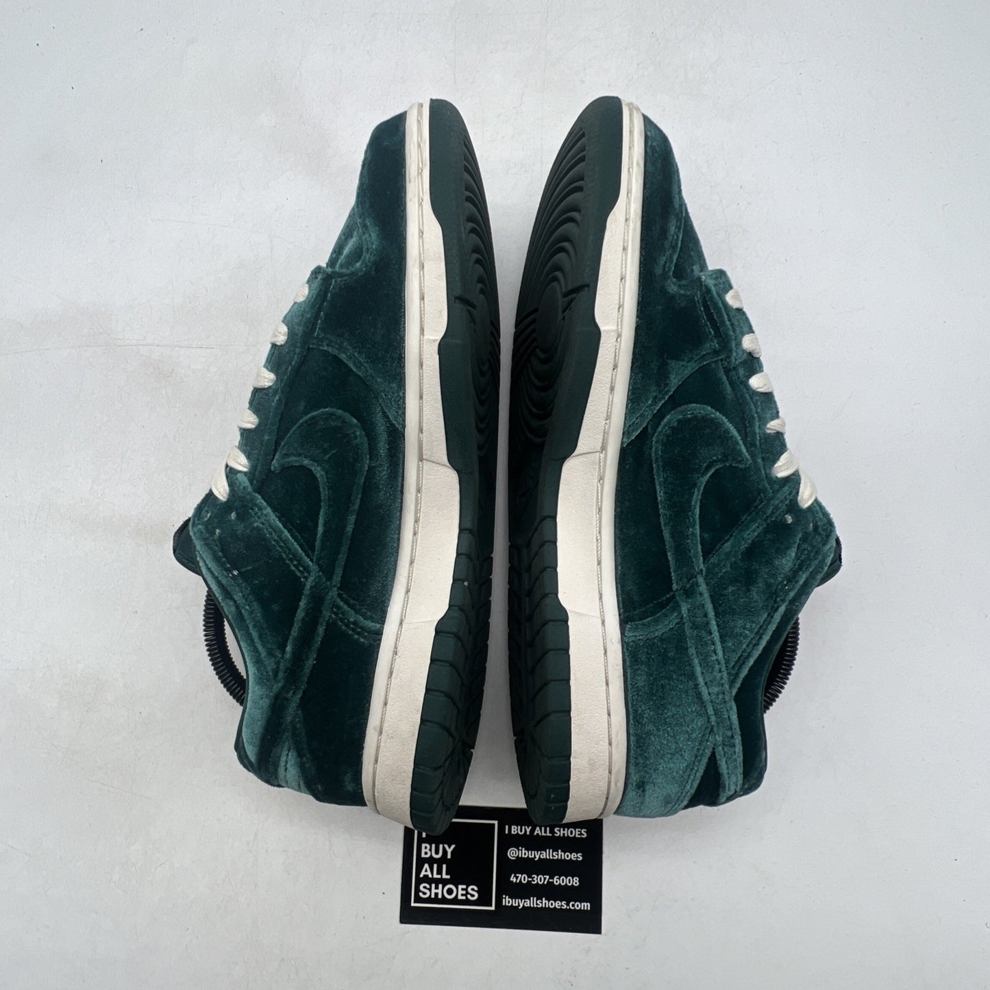Size 10 - Nike Dunk Low Green Velvet W (DZ5224-300)