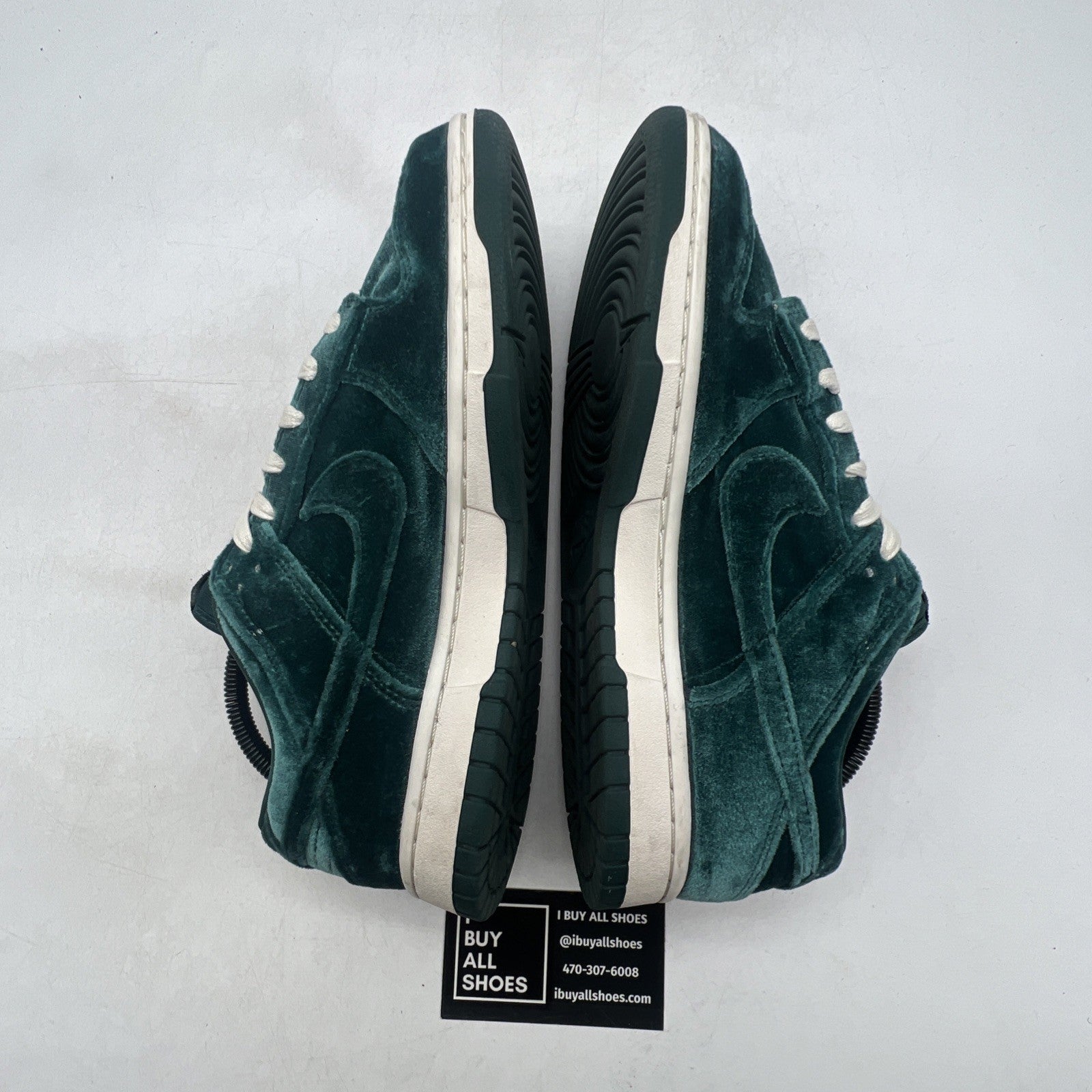 Size 10 - Nike Dunk Low Green Velvet W (DZ5224-300)