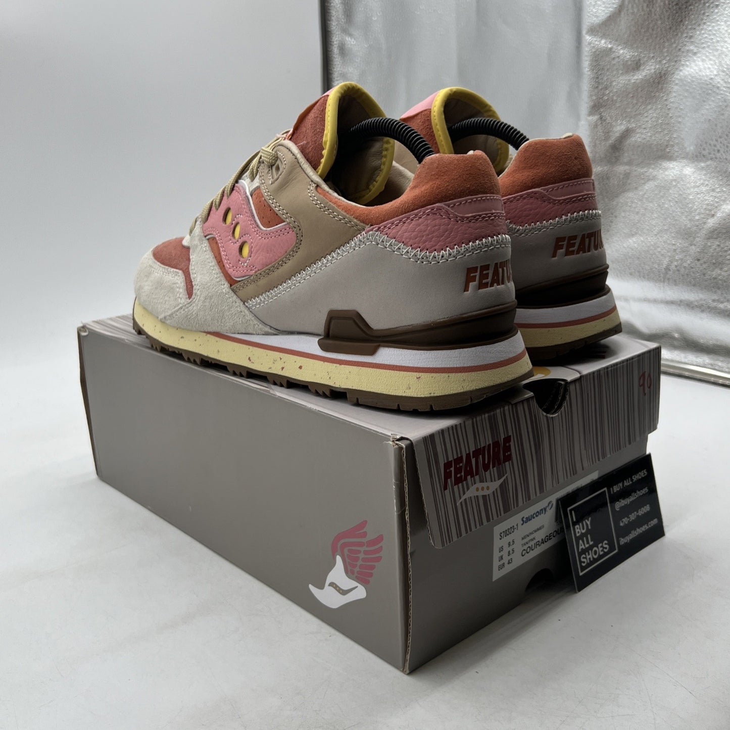 Size 9 - Saucony Feature x Courageous Bacon & Eggs (S70323-1)