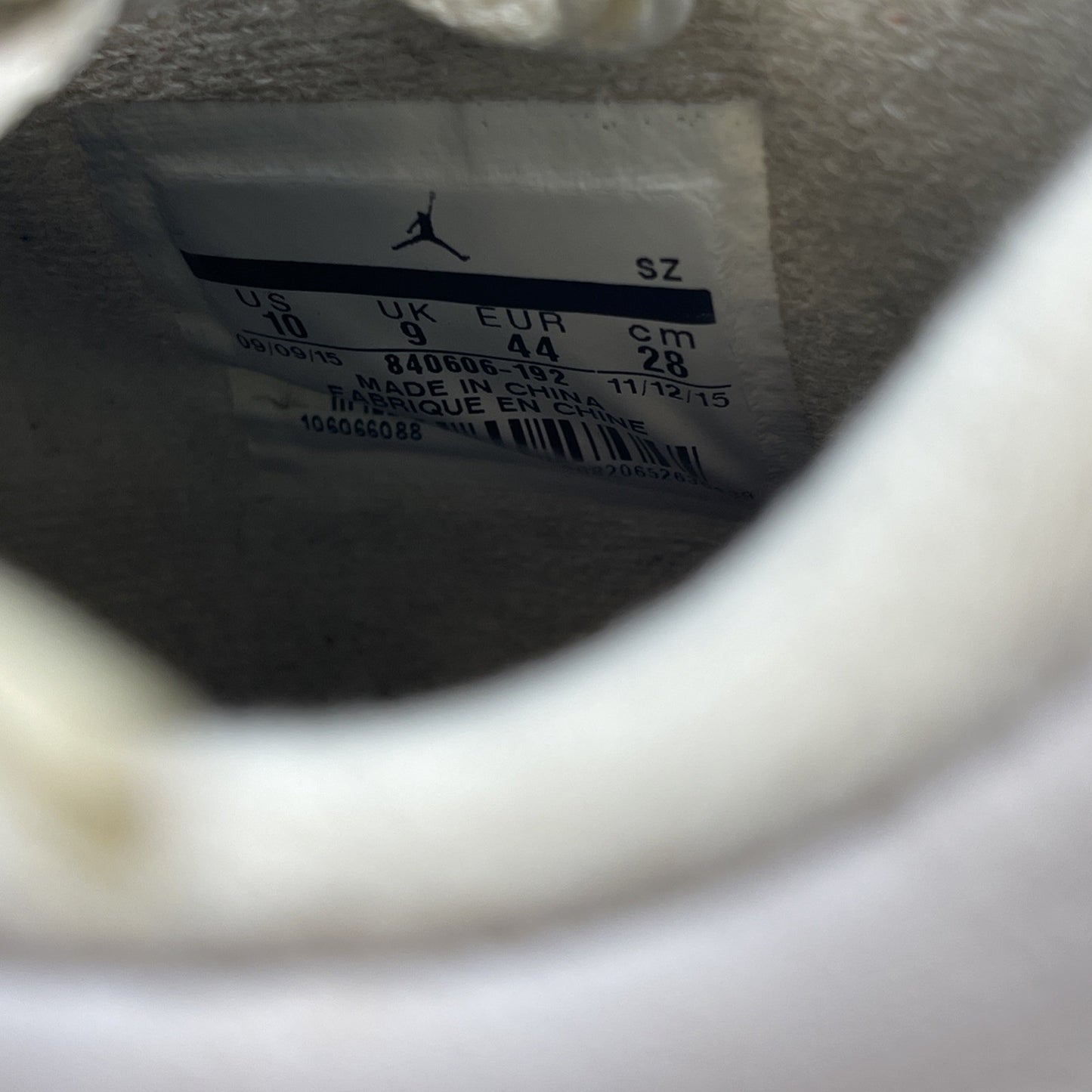 Size 10 - Jordan 4 Retro OG Mid White Cement Grey Black Leather (840606-192)
