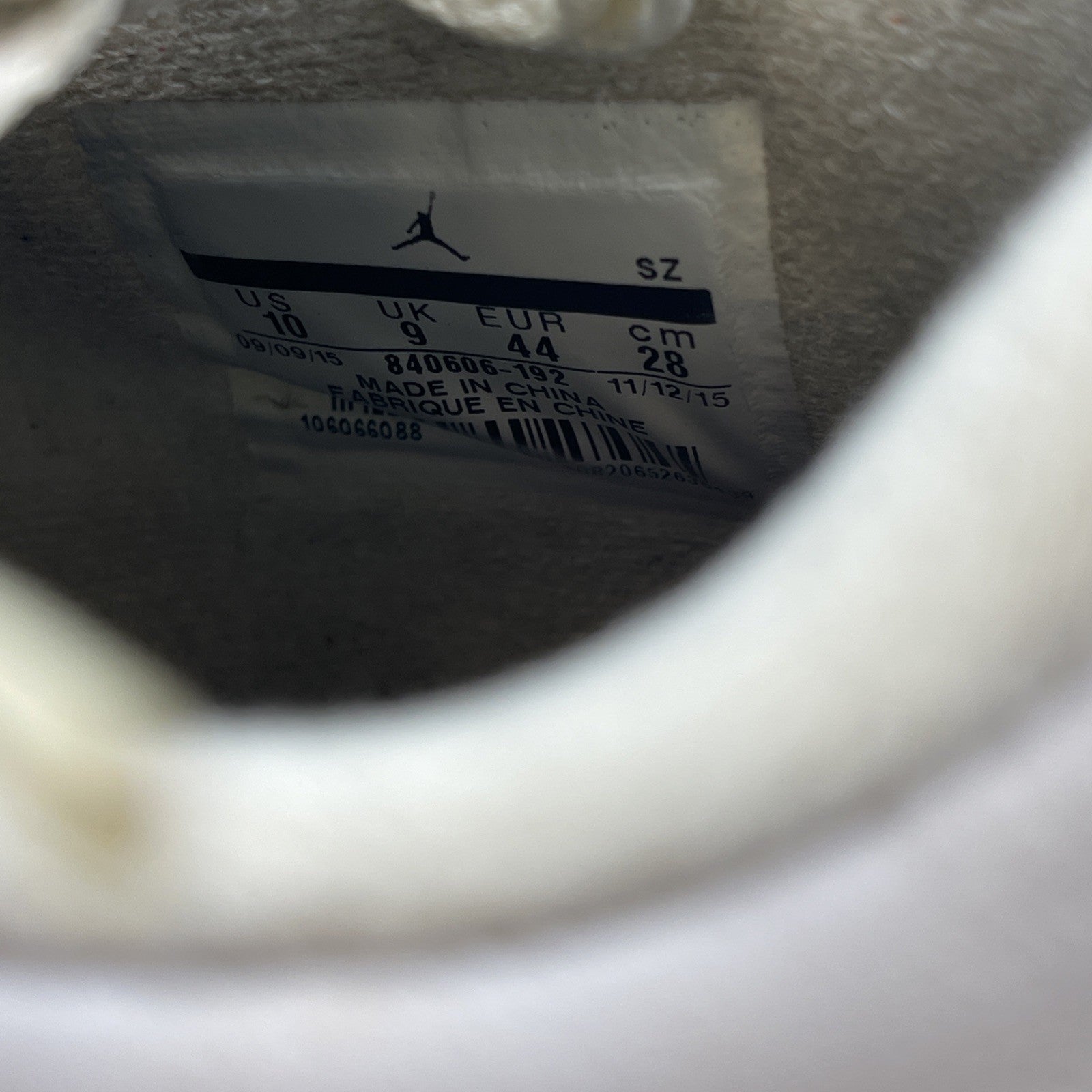 Size 10 - Jordan 4 Retro OG Mid White Cement Grey Black Leather (840606-192)