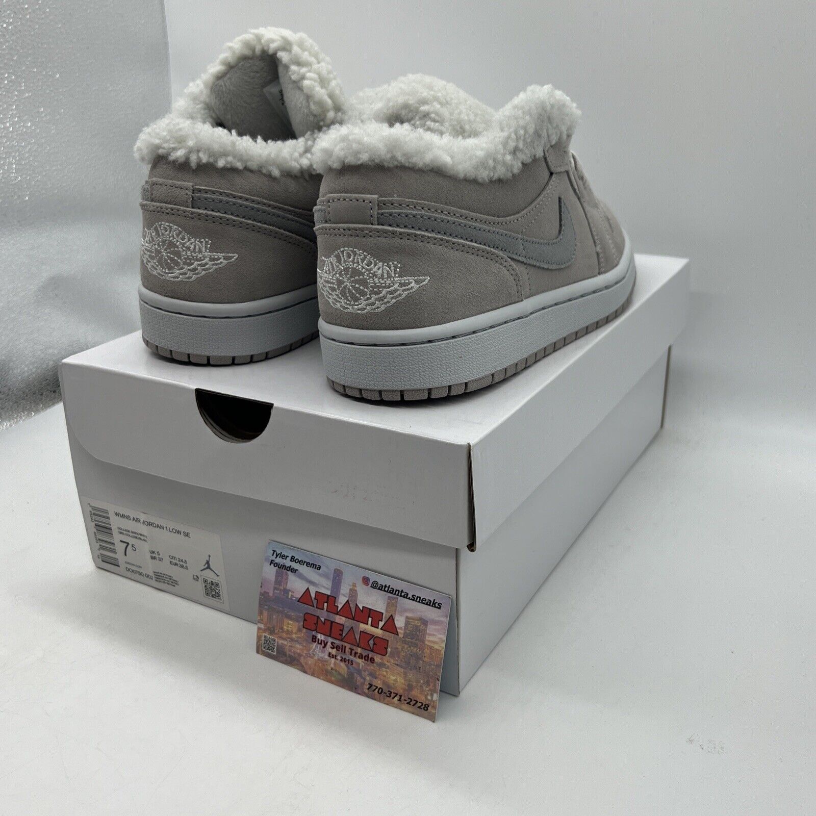 Nike Air Jordan 1 Low SE Sherpa Fleece Neutral Grey White DO0750 002 Size 7.5