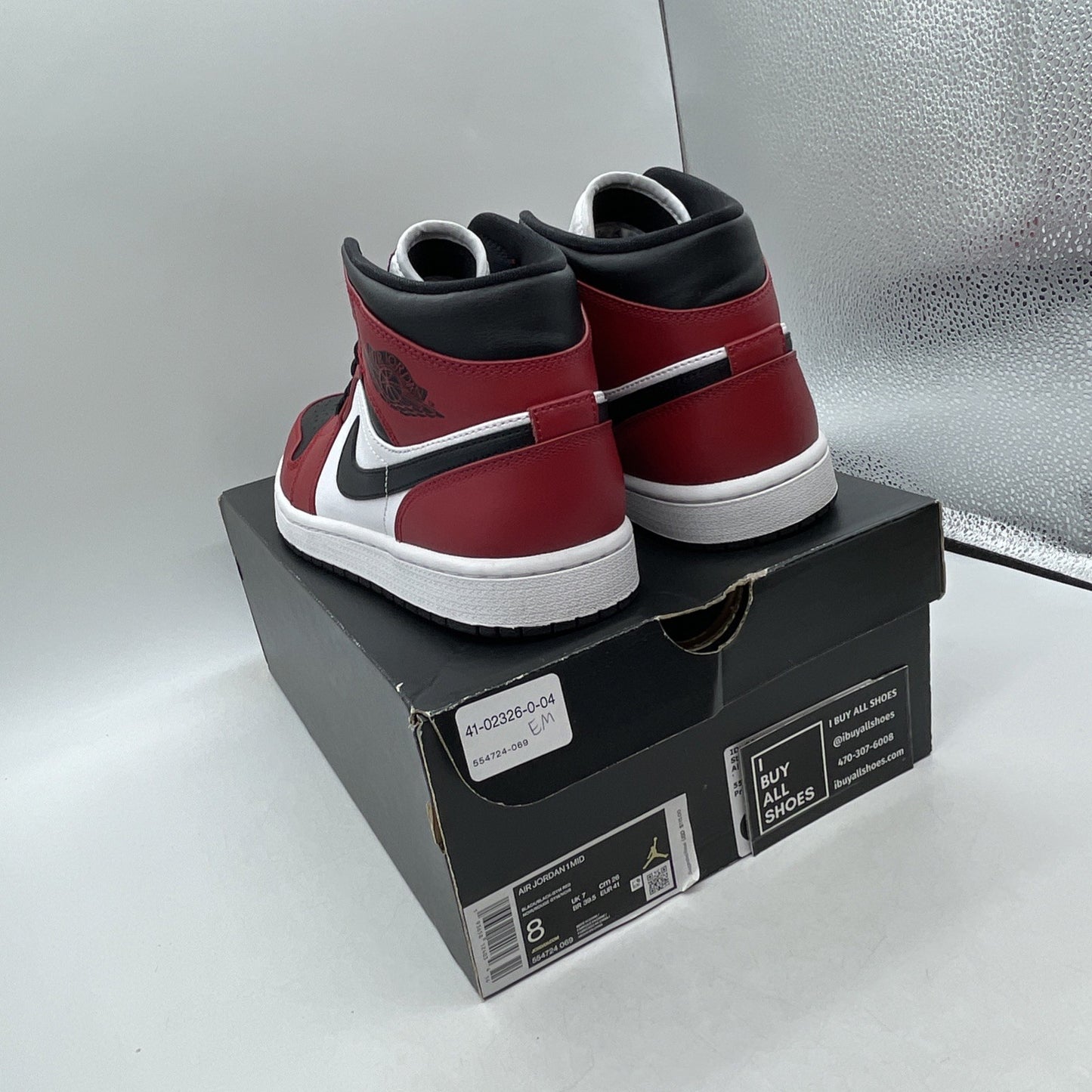 Size 8 - Air Jordan 1 Mid Chicago Black Toe 2020 (554724-069)