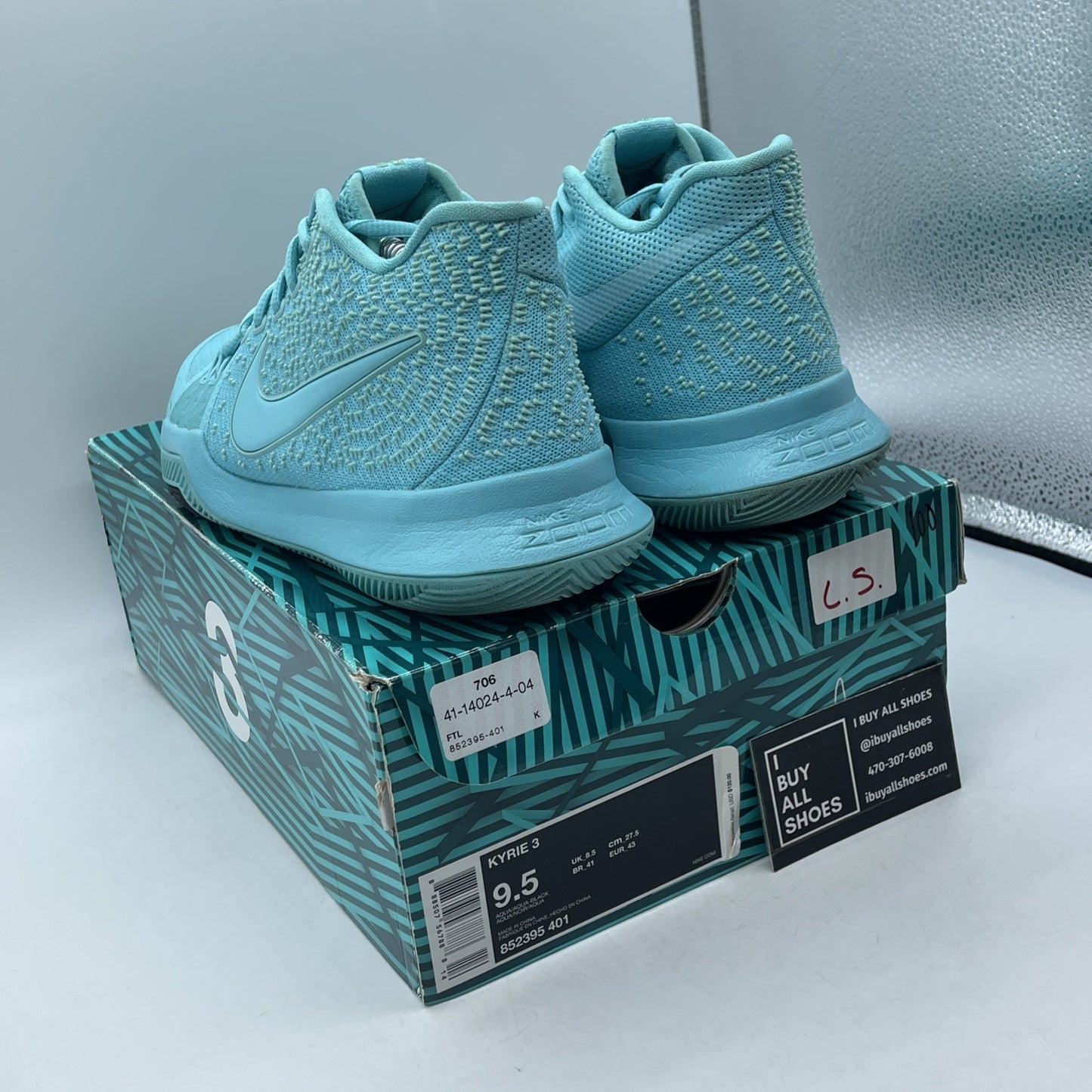Size 9.5 - Nike Kyrie 3 Tiffany Blue Suede Leather (852395-401)