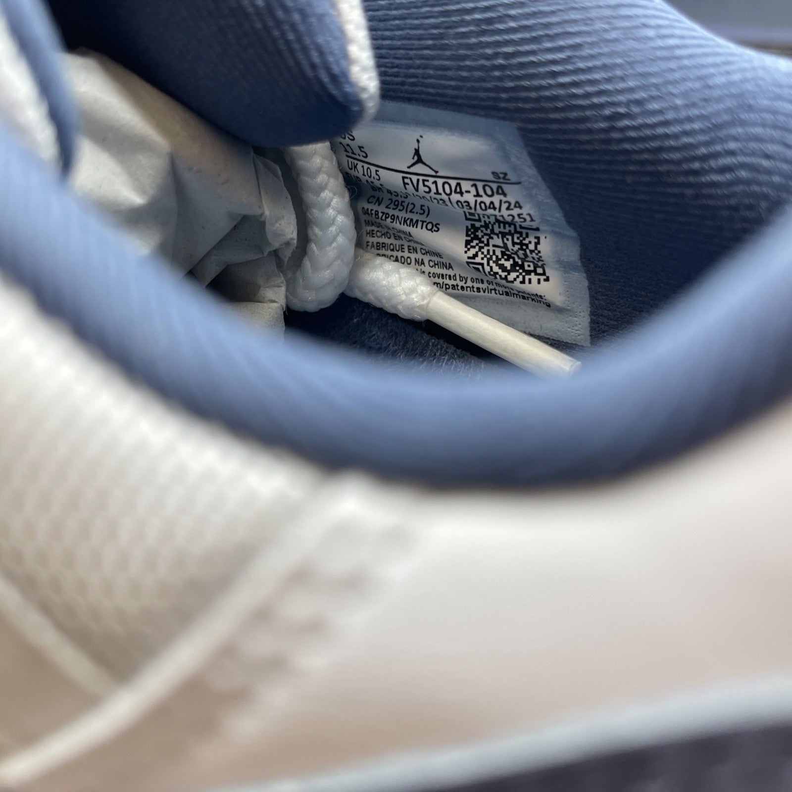 Size 11.5 - Air Jordan 11 Retro Low Diffused Blue White Leather (FV5104-104)