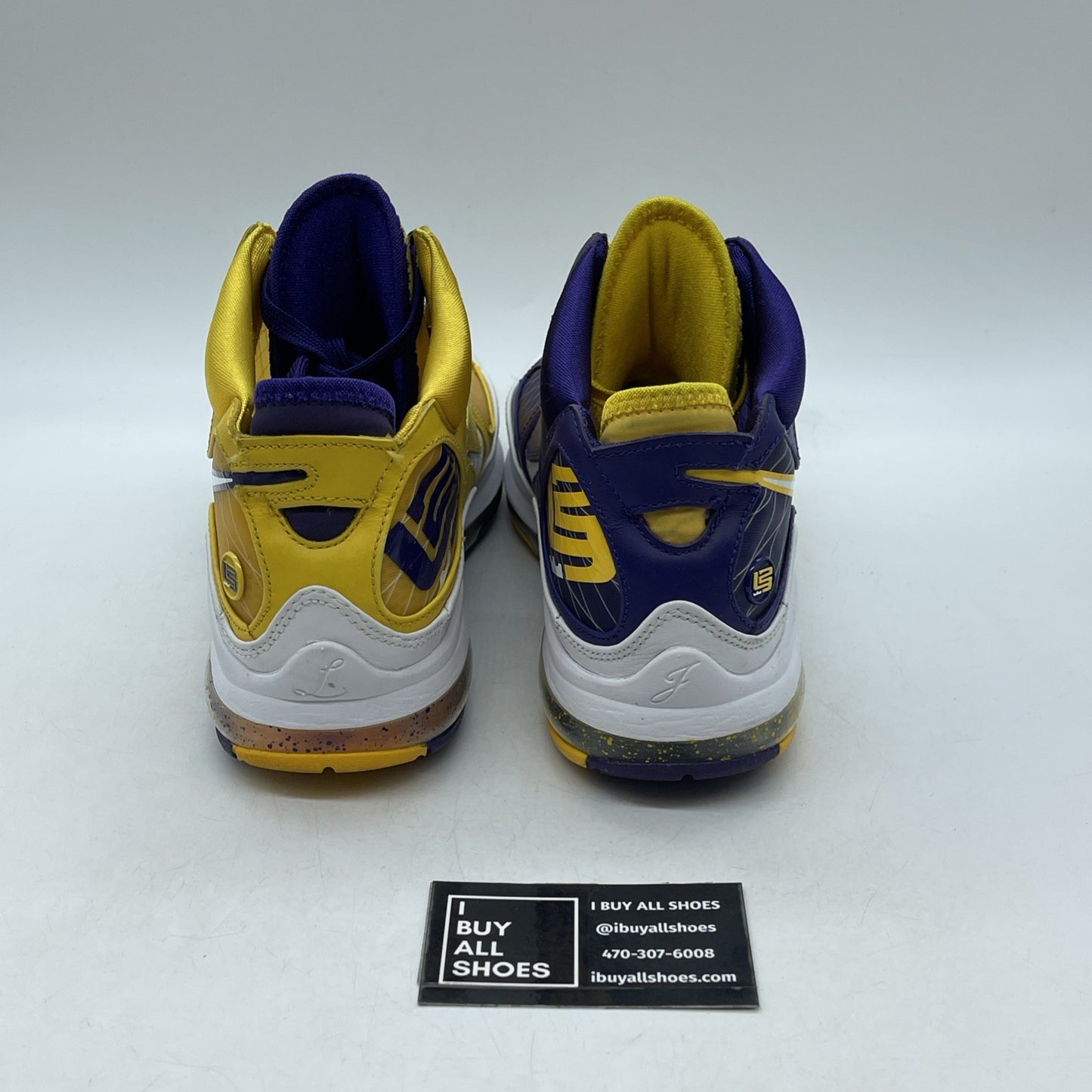 Size 9 - Nike LeBron 7 QS Media Day (CW2300-500)