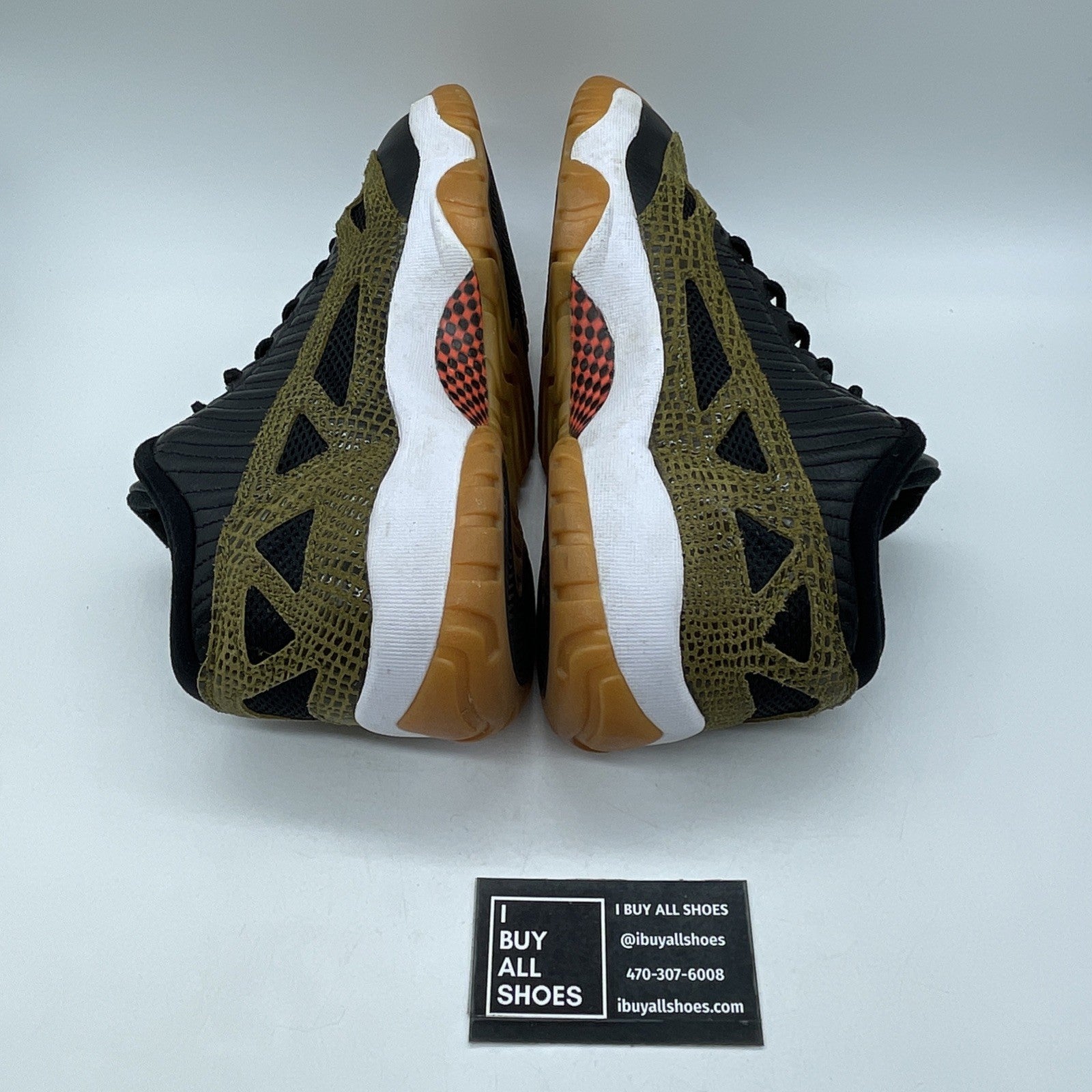 Size 9.5 - Air Jordan 11 IE Low Croc (306008-013)