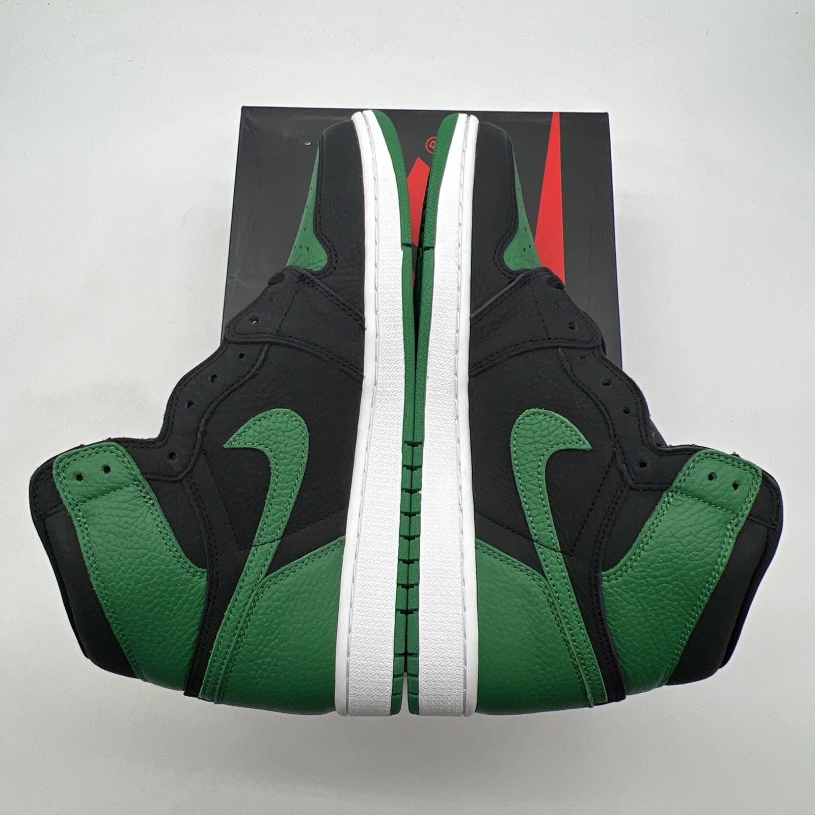 Size 10.5 - Air Jordan 1 Retro OG High Pine Green 2.0 (555088-030)