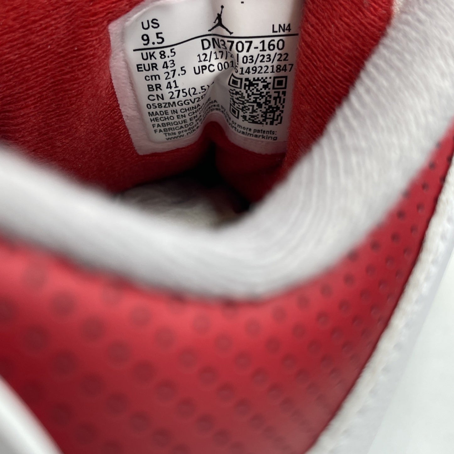 Size 9.5 - Jordan 3 Retro Mid Fire Red White Suede Leather (DN3707-160)