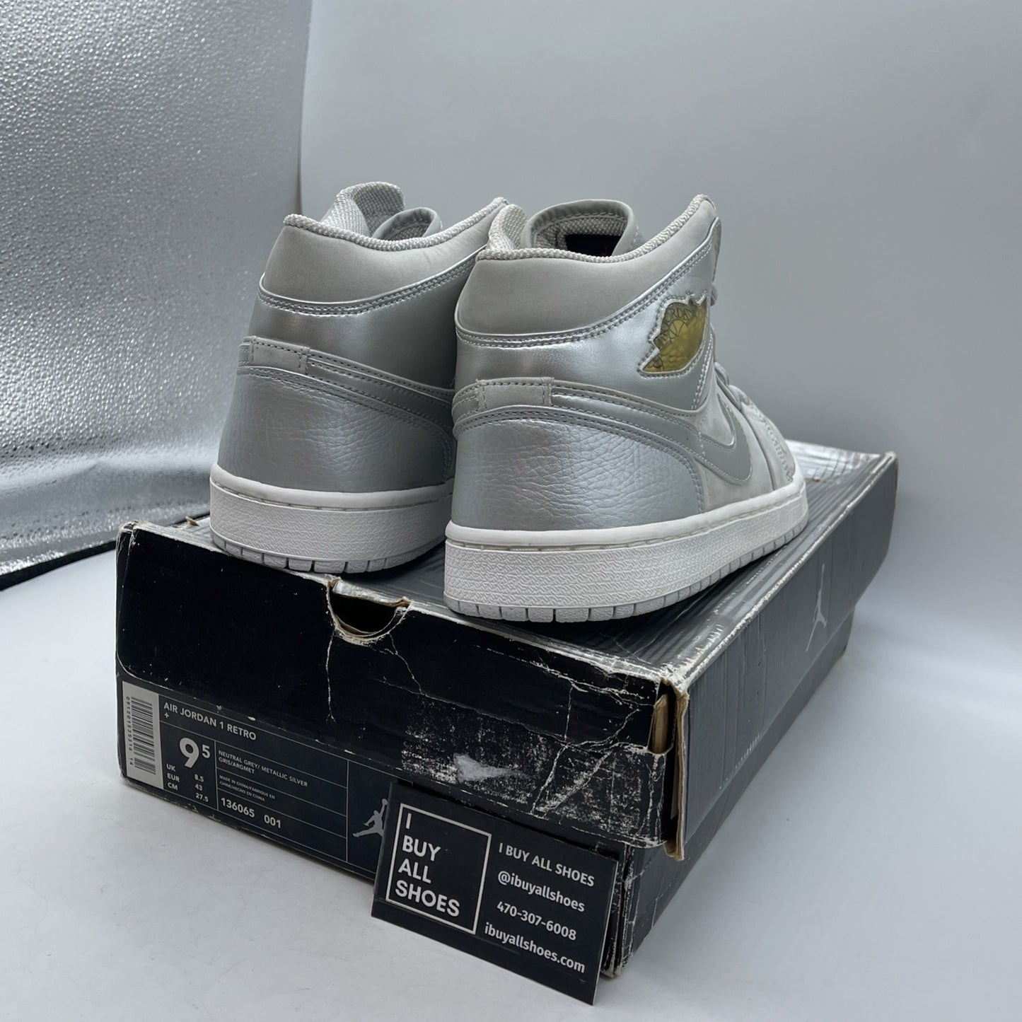 Size 9.5 - Air Jordan 1 Retro + 2001 Neutral Grey (136065-001)