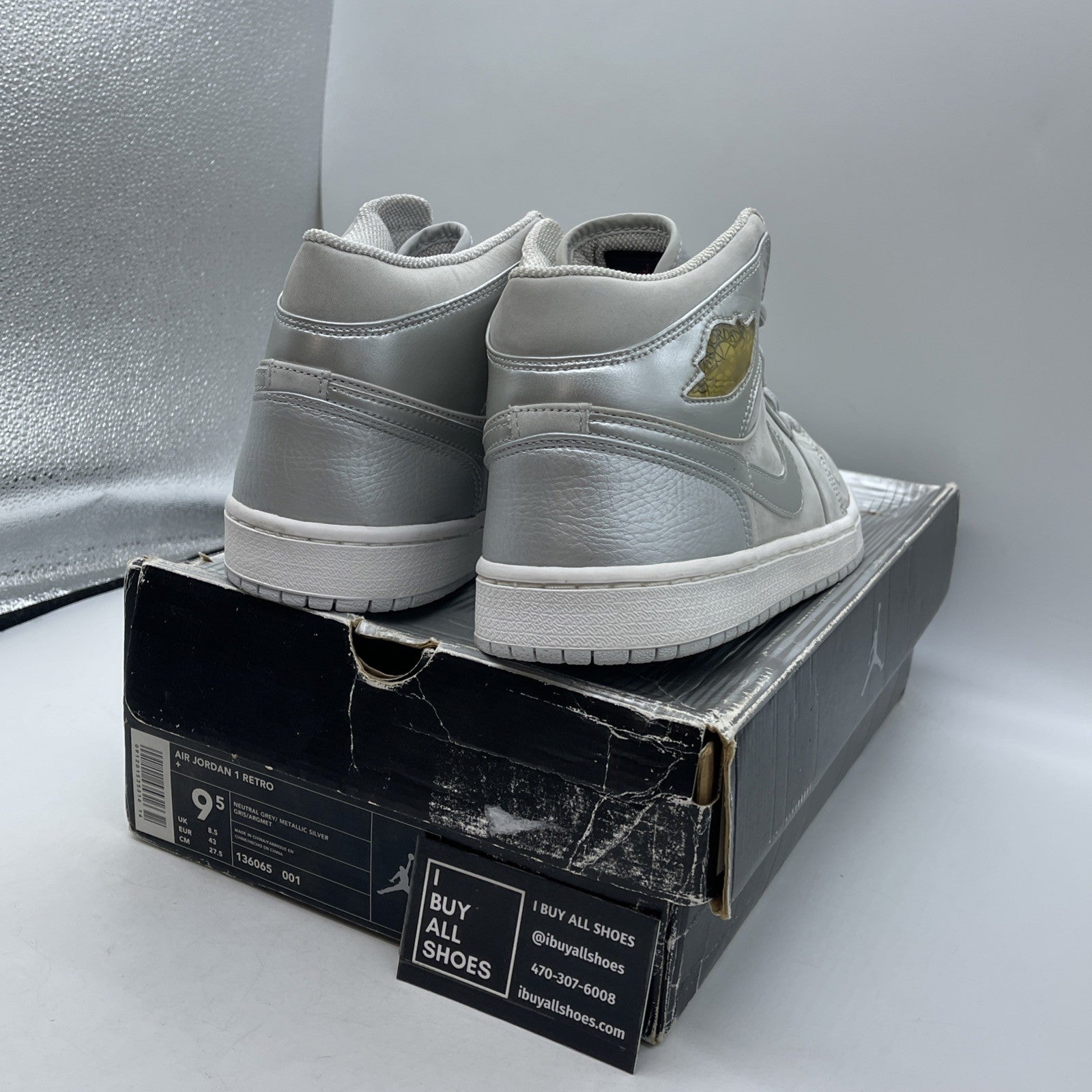 Size 9.5 - Air Jordan 1 Retro + 2001 Neutral Grey (136065-001)