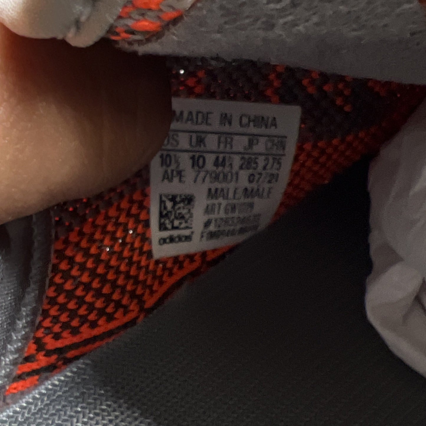 Size 10.5 - adidas Yeezy Boost 350 V2 Low Beluga Reflective (GW1229)