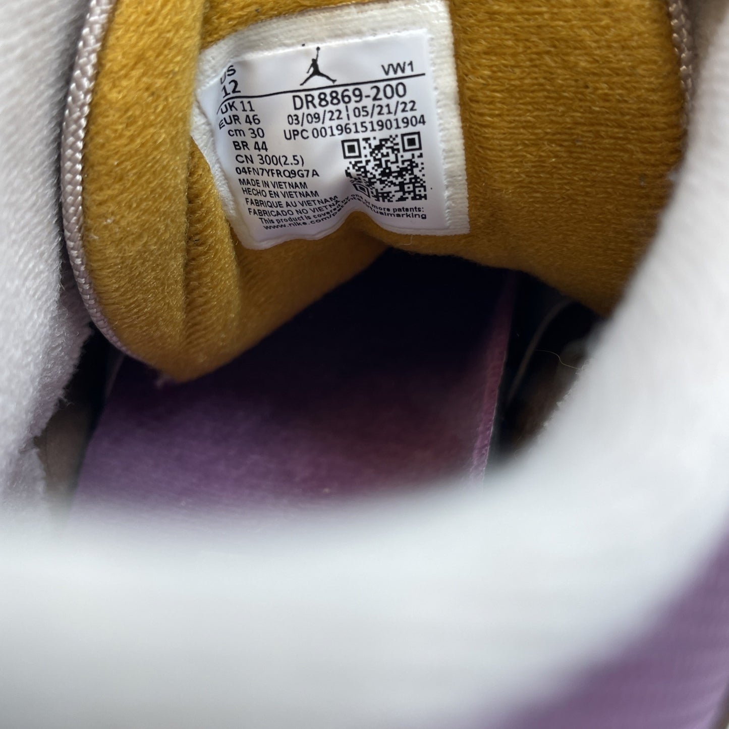 Size 12 - Air Jordan 3 Retro SE Winterized (DR8869-200)