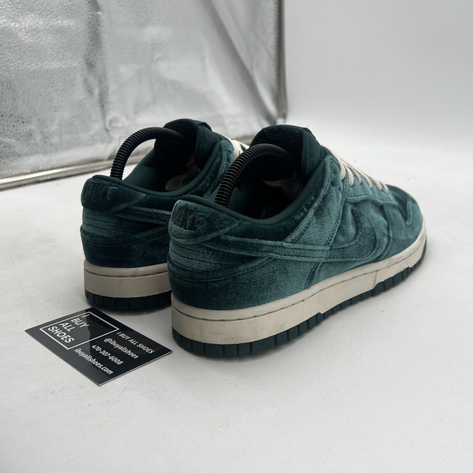 Size 10 - Nike Dunk Low Green Velvet W (DZ5224-300)