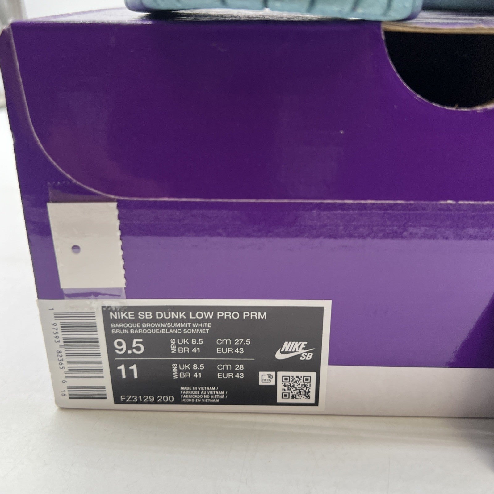 Size 9.5 - Nike Dunk SB Low Big Money Savings (FZ3129-200)