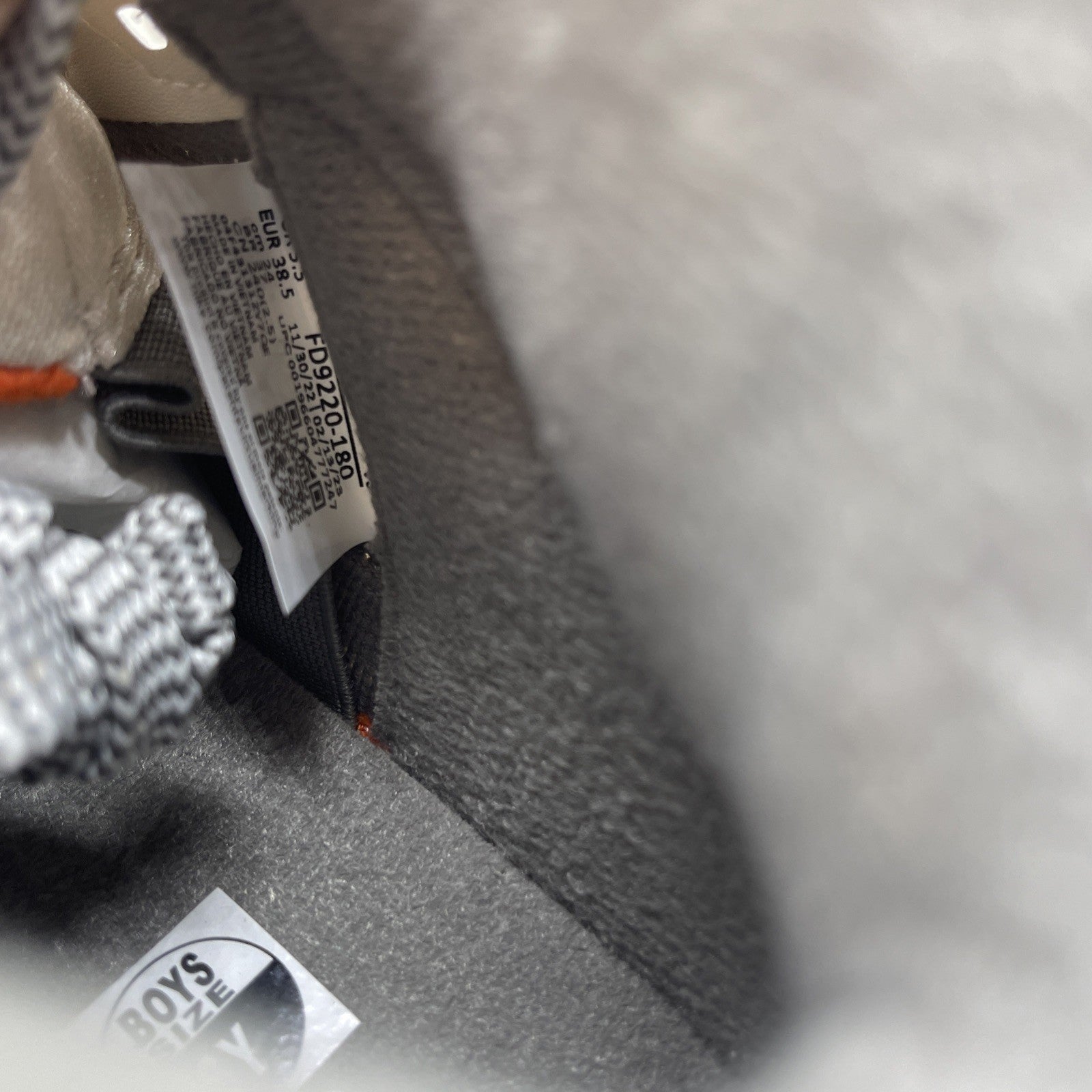 Size 6Y (GS) - Air Jordan 5 Retro SE Mid Craft (FD9220-180)