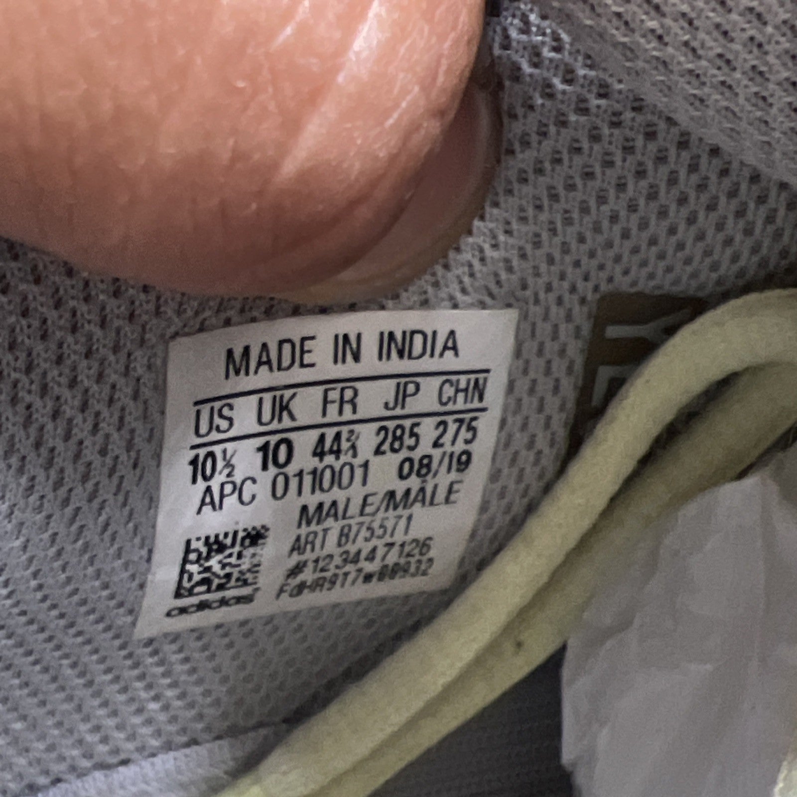 Size 10.5 - adidas Yeezy Boost 700 Low Wave Runner (B75571)
