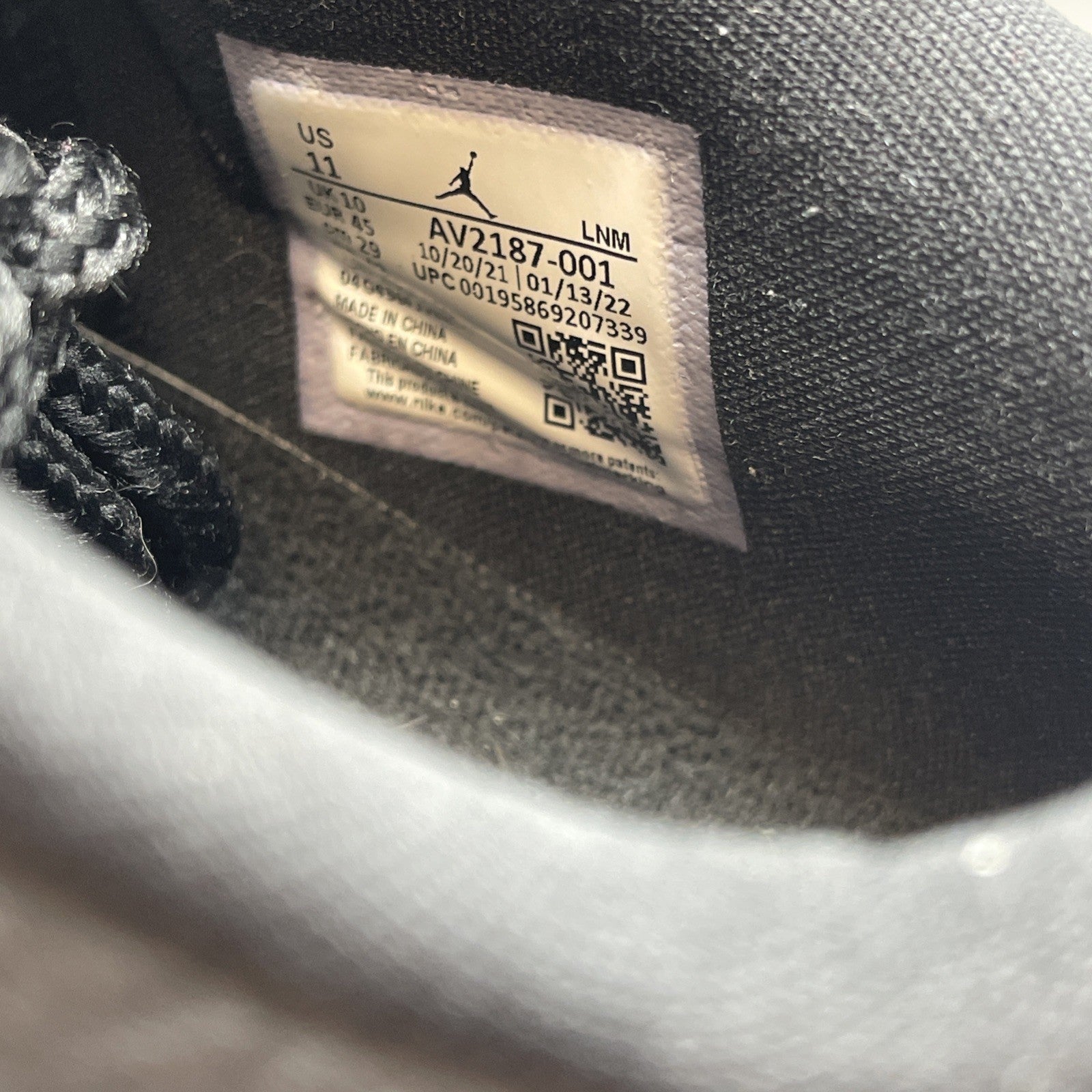 Size 11 - Air Jordan 11 Retro Low 72-10 (AV2187-001)