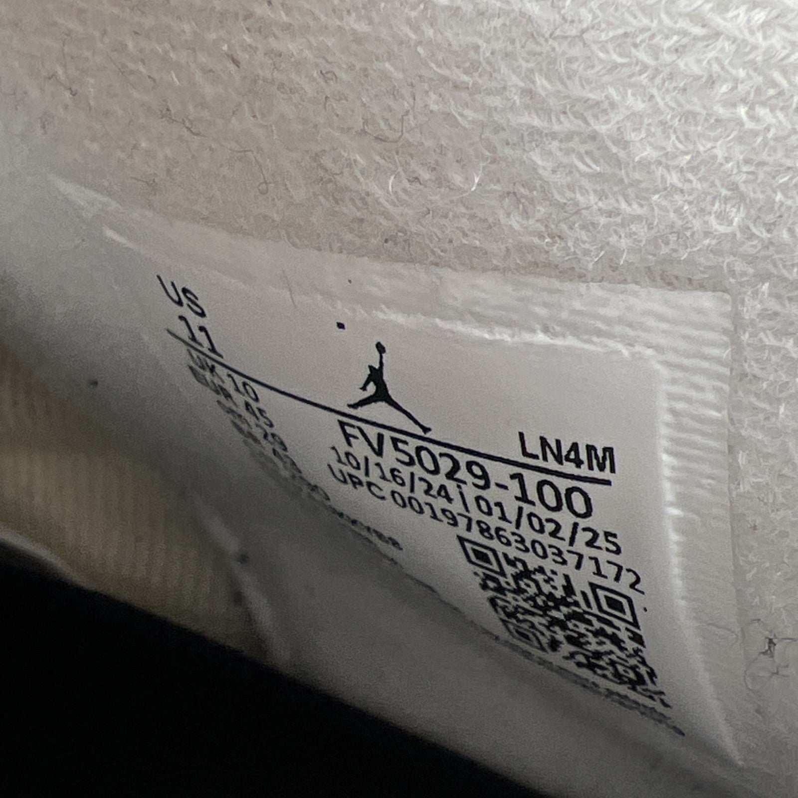 Size 11 - Air Jordan 4 Retro OG Mid White Cement (FV5029-100)