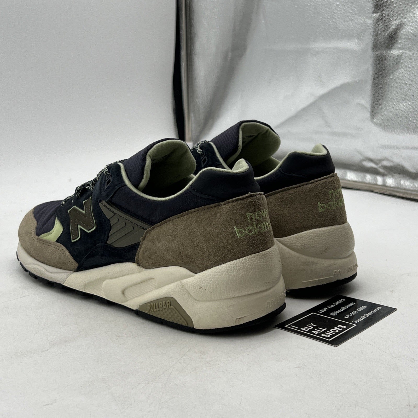 Size 9.5 - New Balance 585 Gray - (M585TR)
