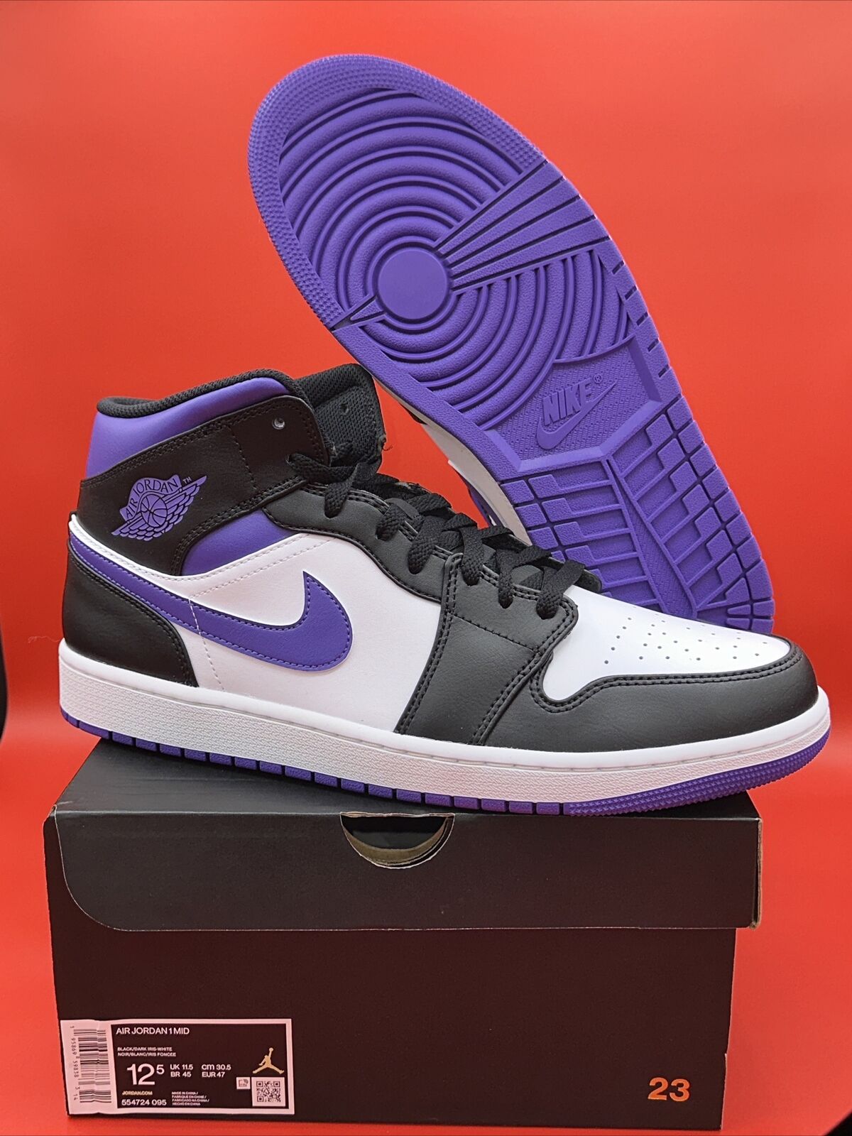 NEW AUTHENTIC NIKE AIR JORDAN 1 MID  "WHITE PURPLE BLACK" US 12.5