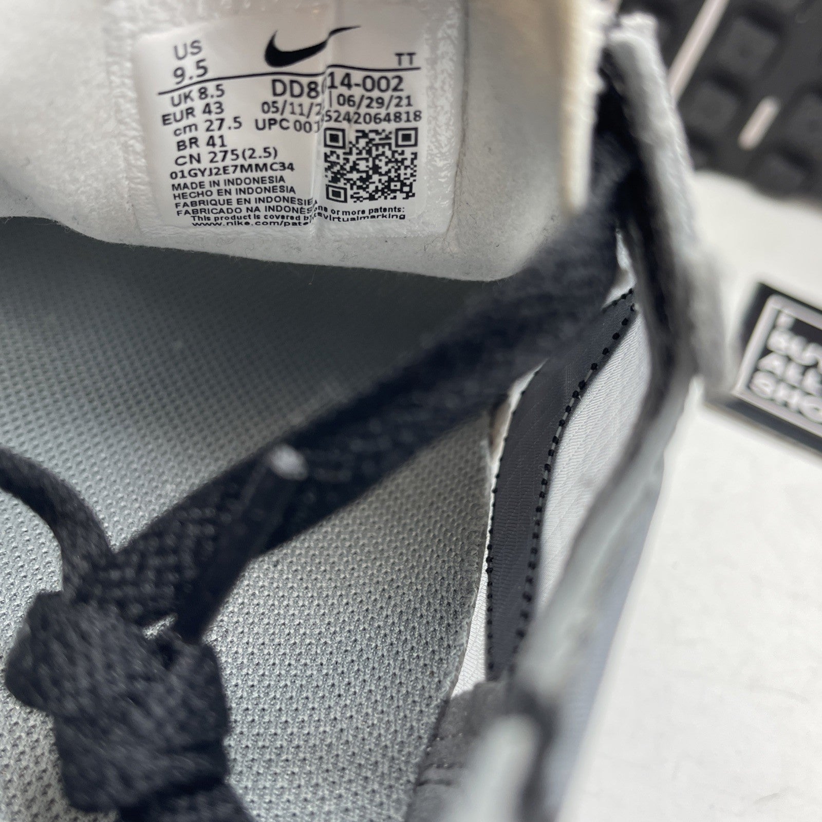 Size 9.5 - Nike Waffle One SE Cool Grey (DD8014-002)