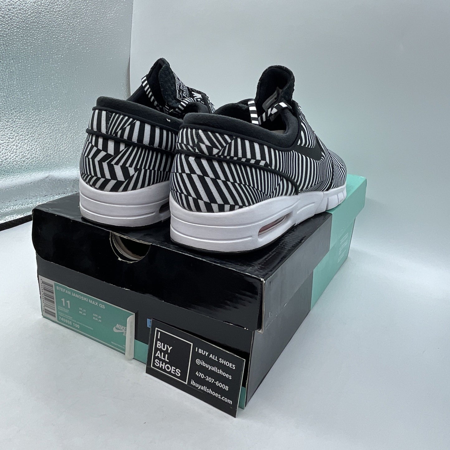 Size 11 - Nike SB Stefan Janoski Max Black (745955-100)